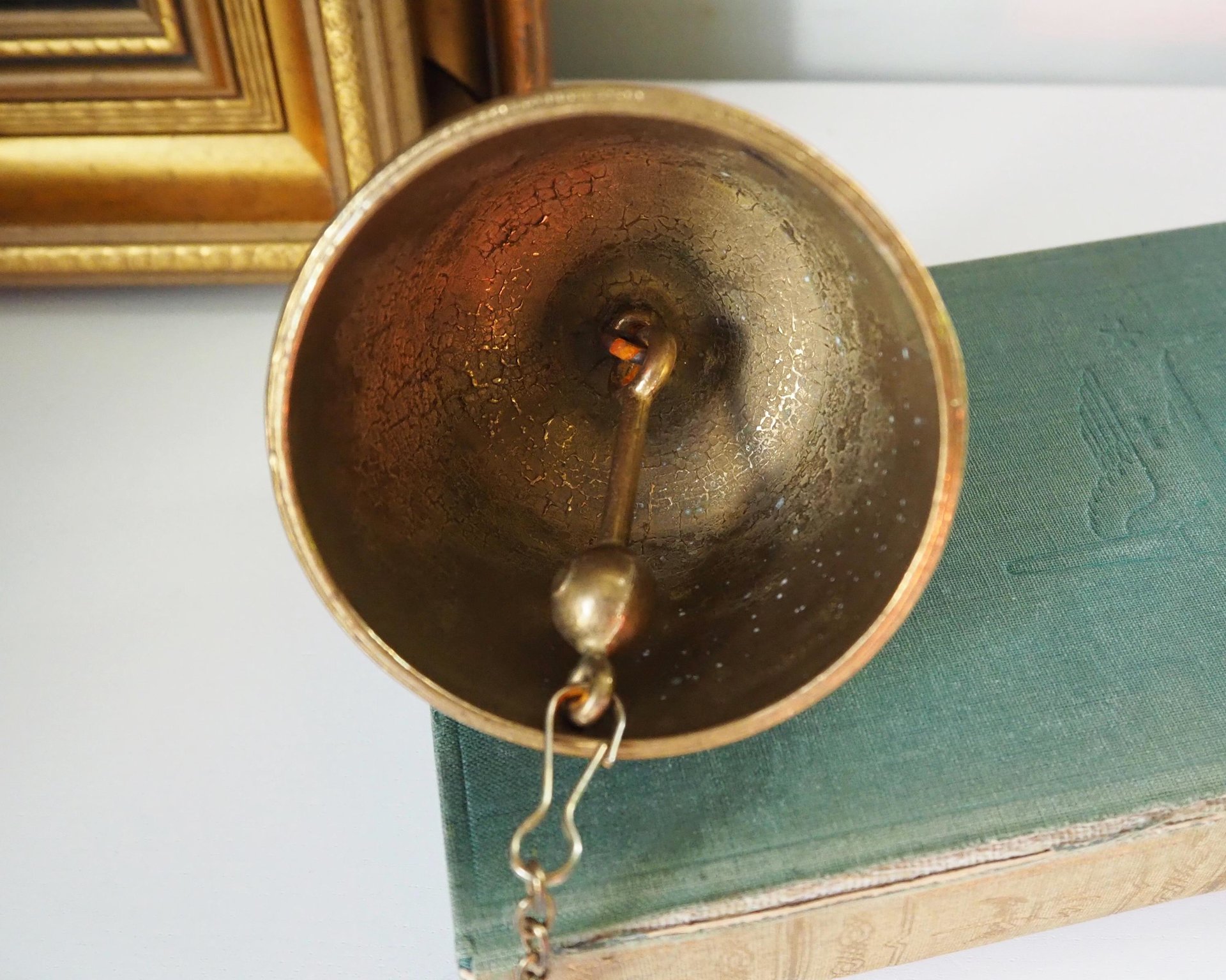 Vintage brass hanging bell | Brass hanging bell | Brass dinner bell | Vintage hanging bell | Vintage brass bell