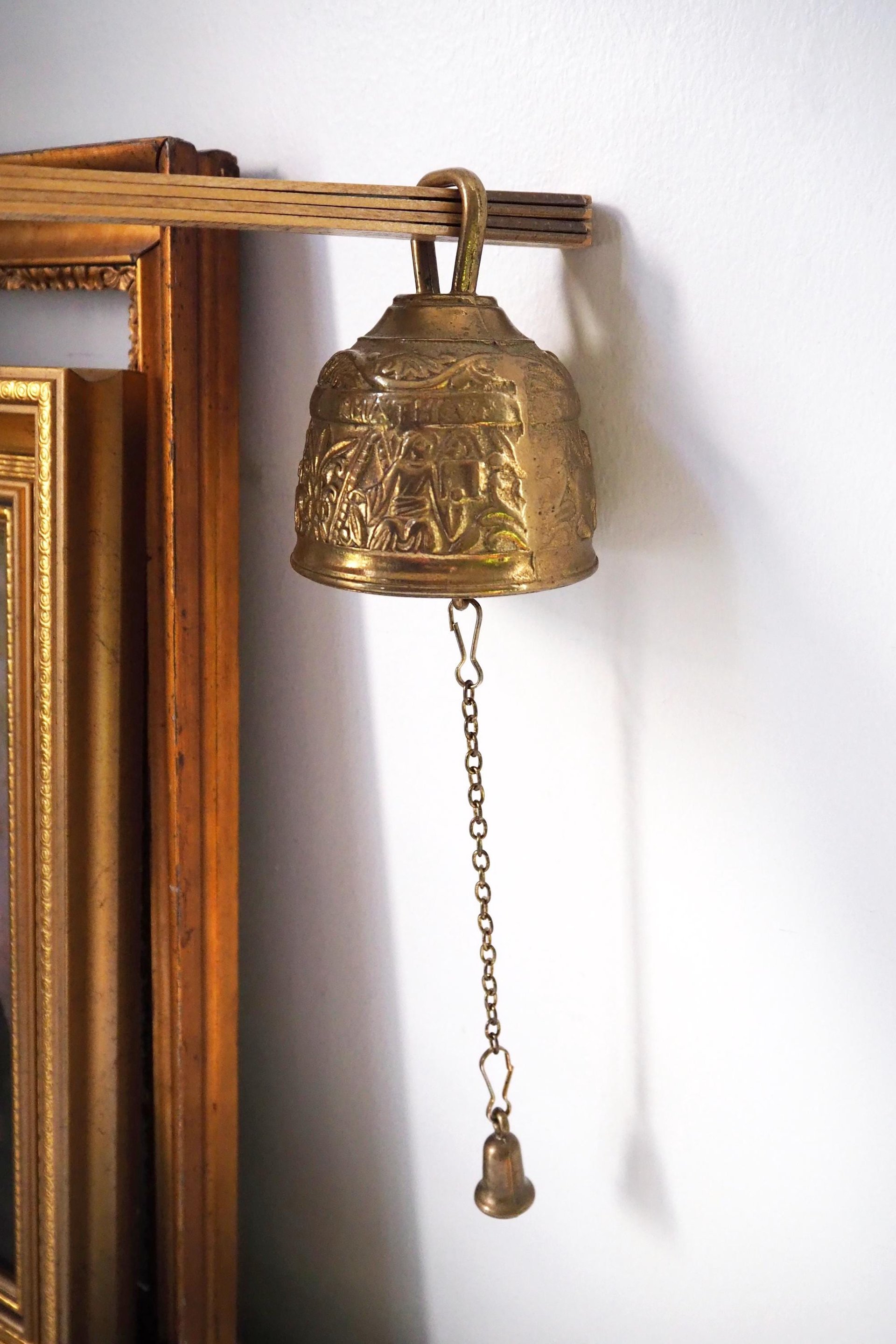 Vintage brass hanging bell | Brass hanging bell | Brass dinner bell | Vintage hanging bell | Vintage brass bell