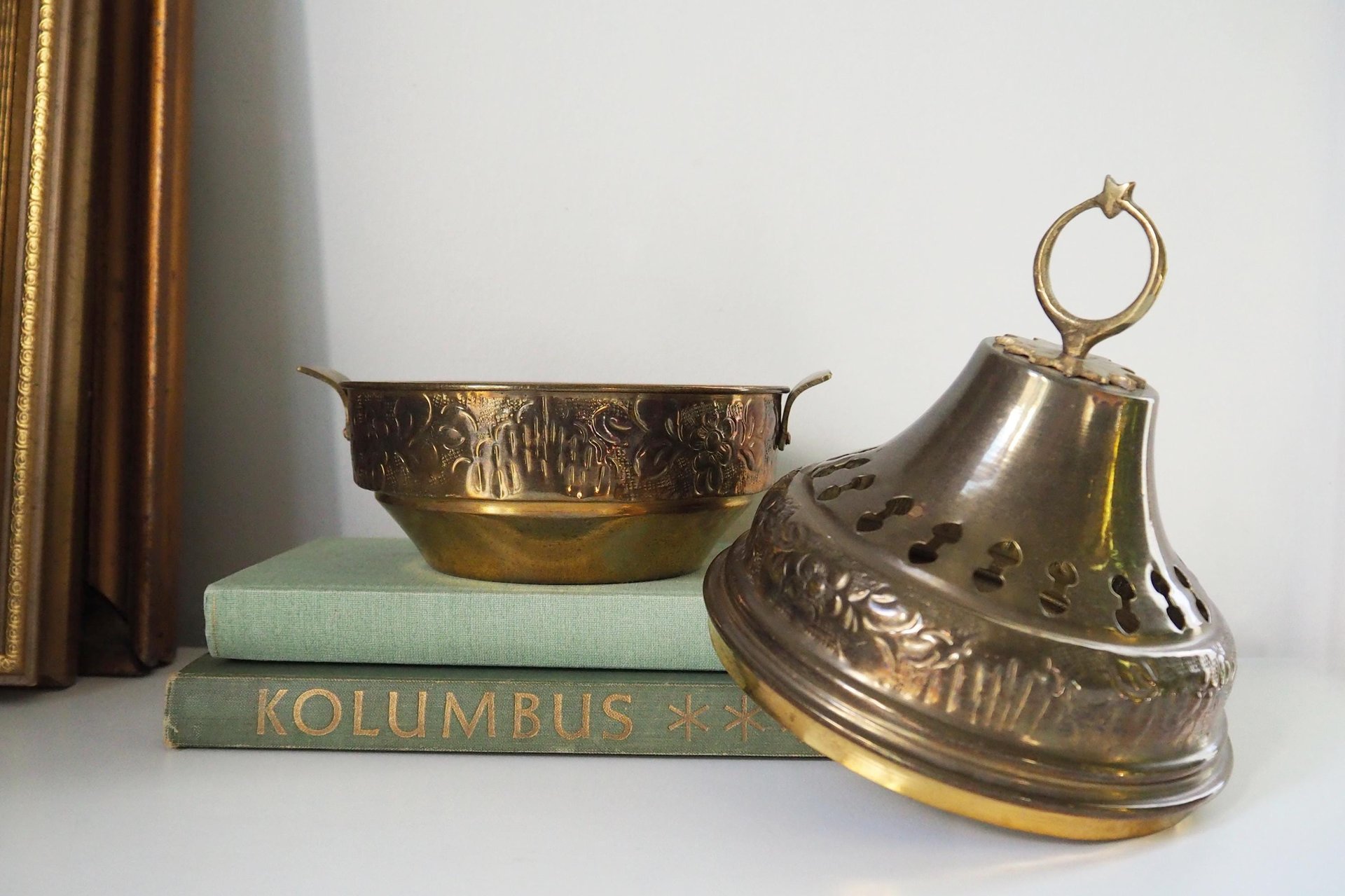 Vintage brass pomander | Vintage brass potpourri box | Large brass pomander | Brass home decor | Pierced brass box