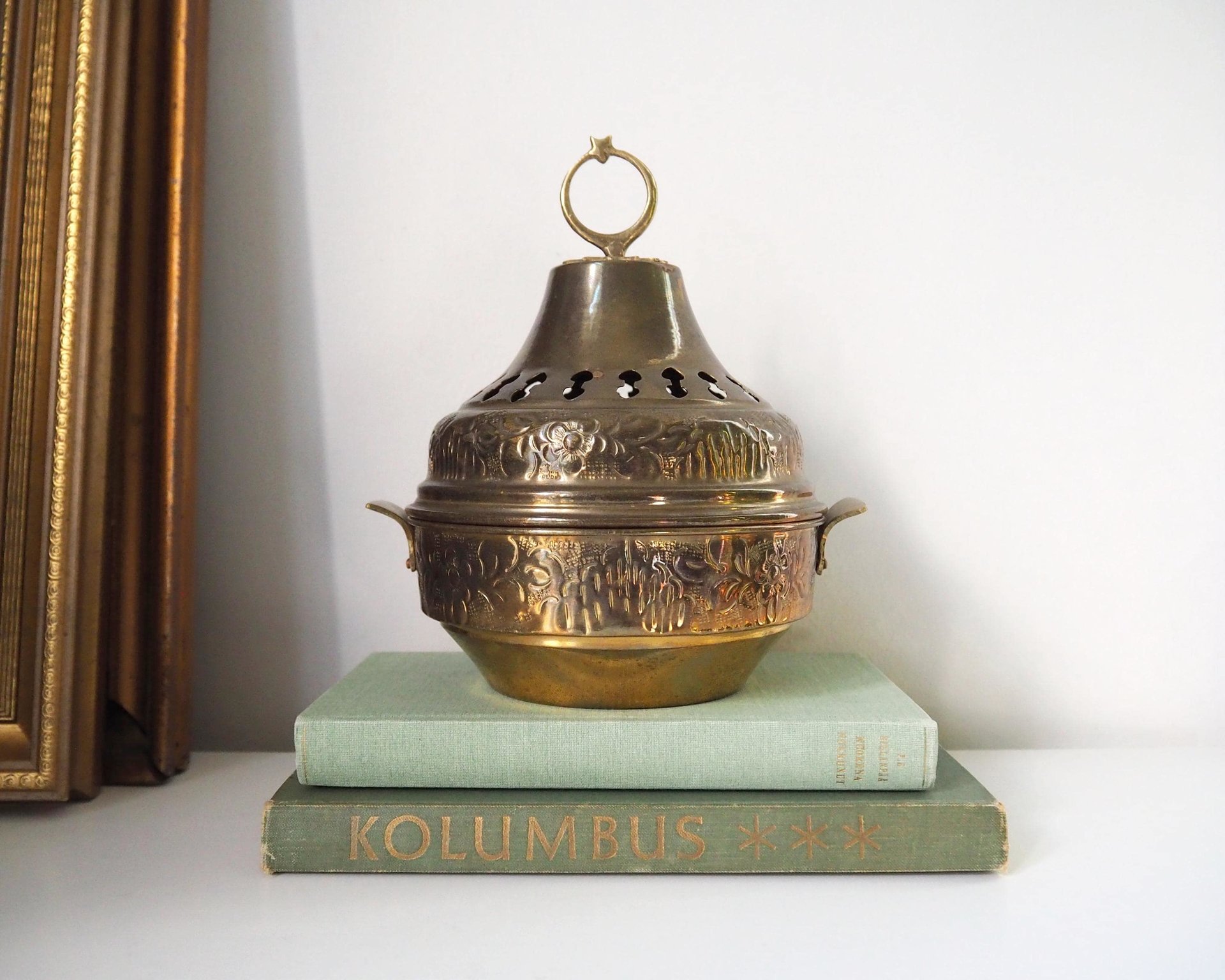Vintage brass pomander | Vintage brass potpourri box | Large brass pomander | Brass home decor | Pierced brass box