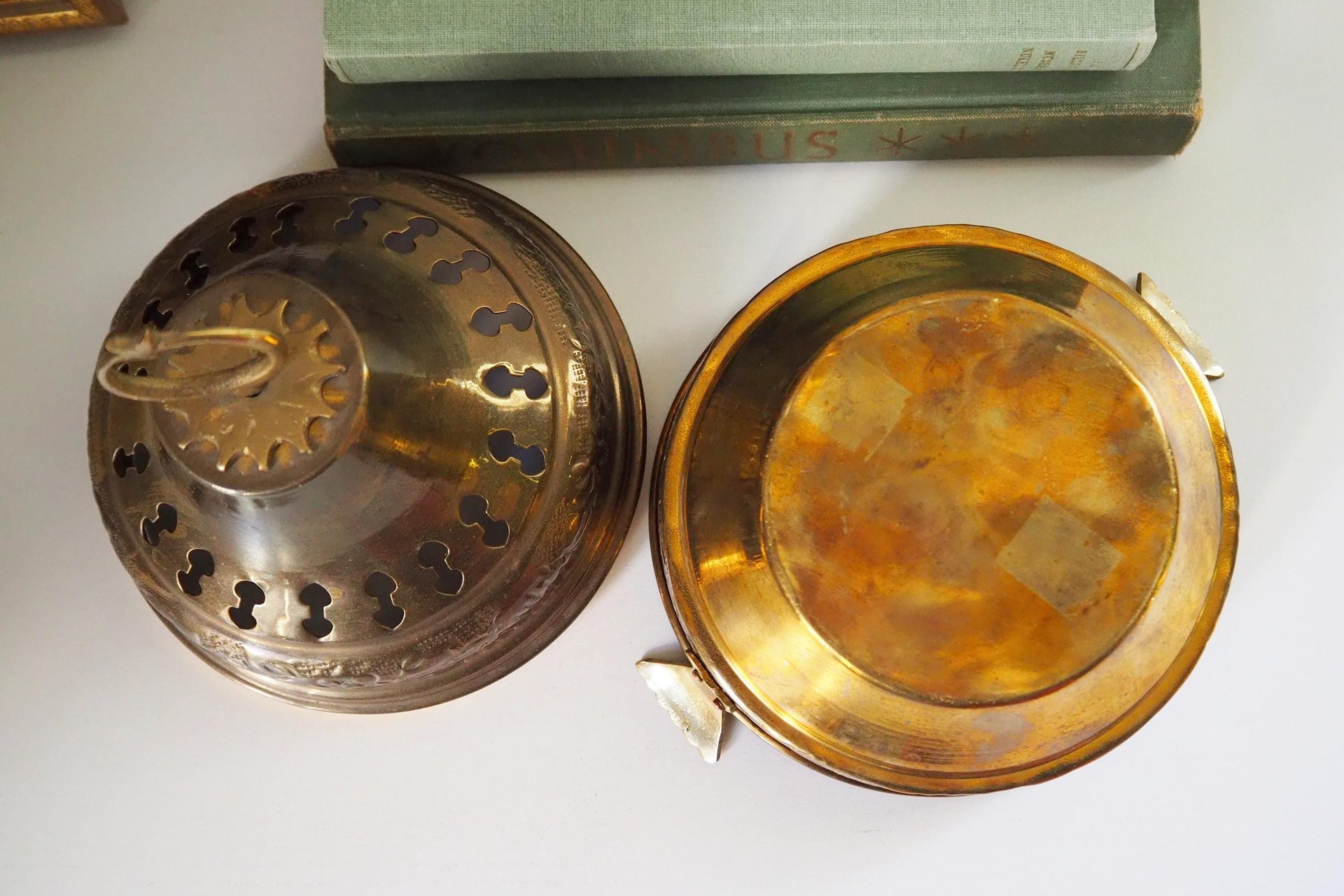 Vintage brass pomander | Vintage brass potpourri box | Large brass pomander | Brass home decor | Pierced brass box