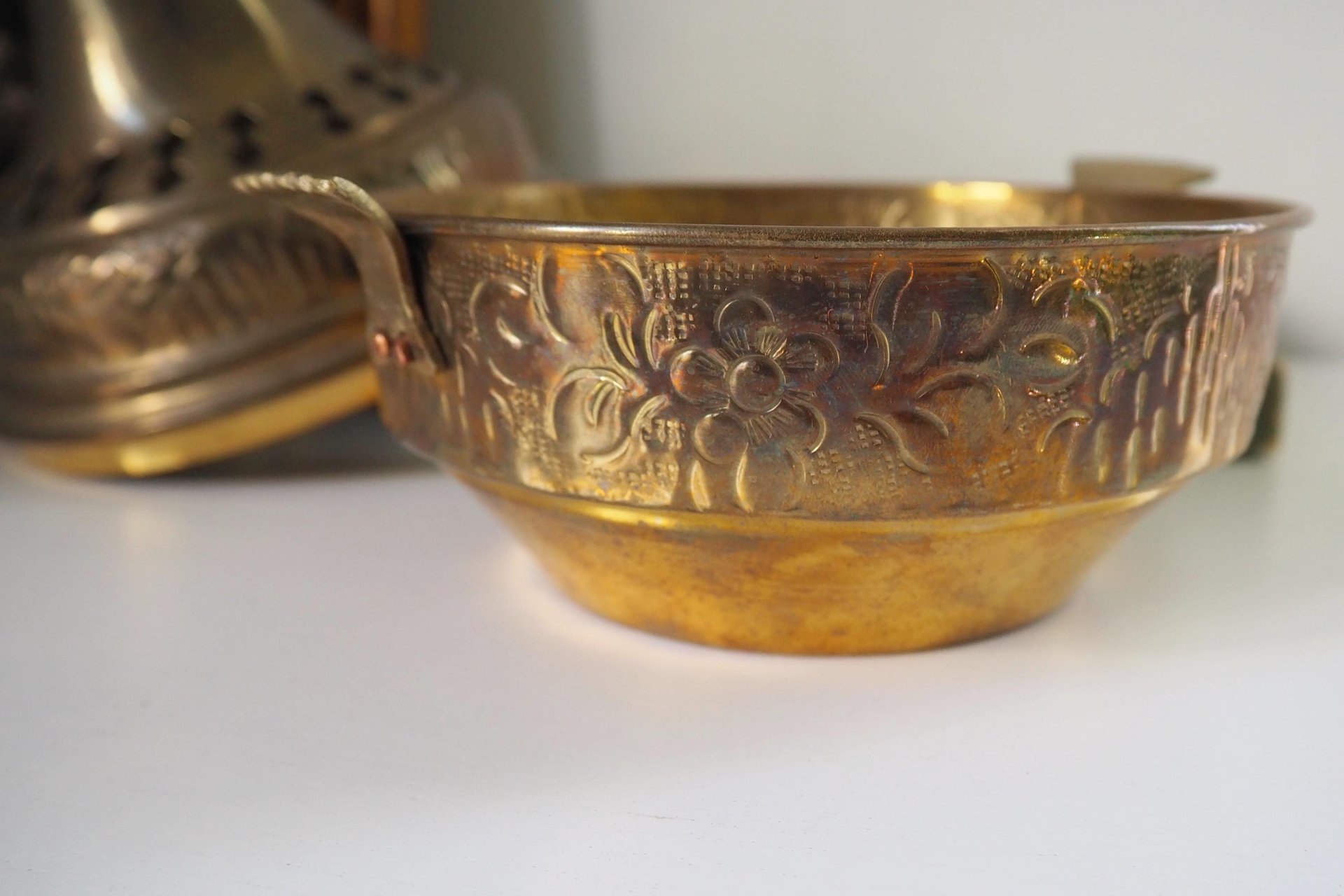 Vintage brass pomander | Vintage brass potpourri box | Large brass pomander | Brass home decor | Pierced brass box