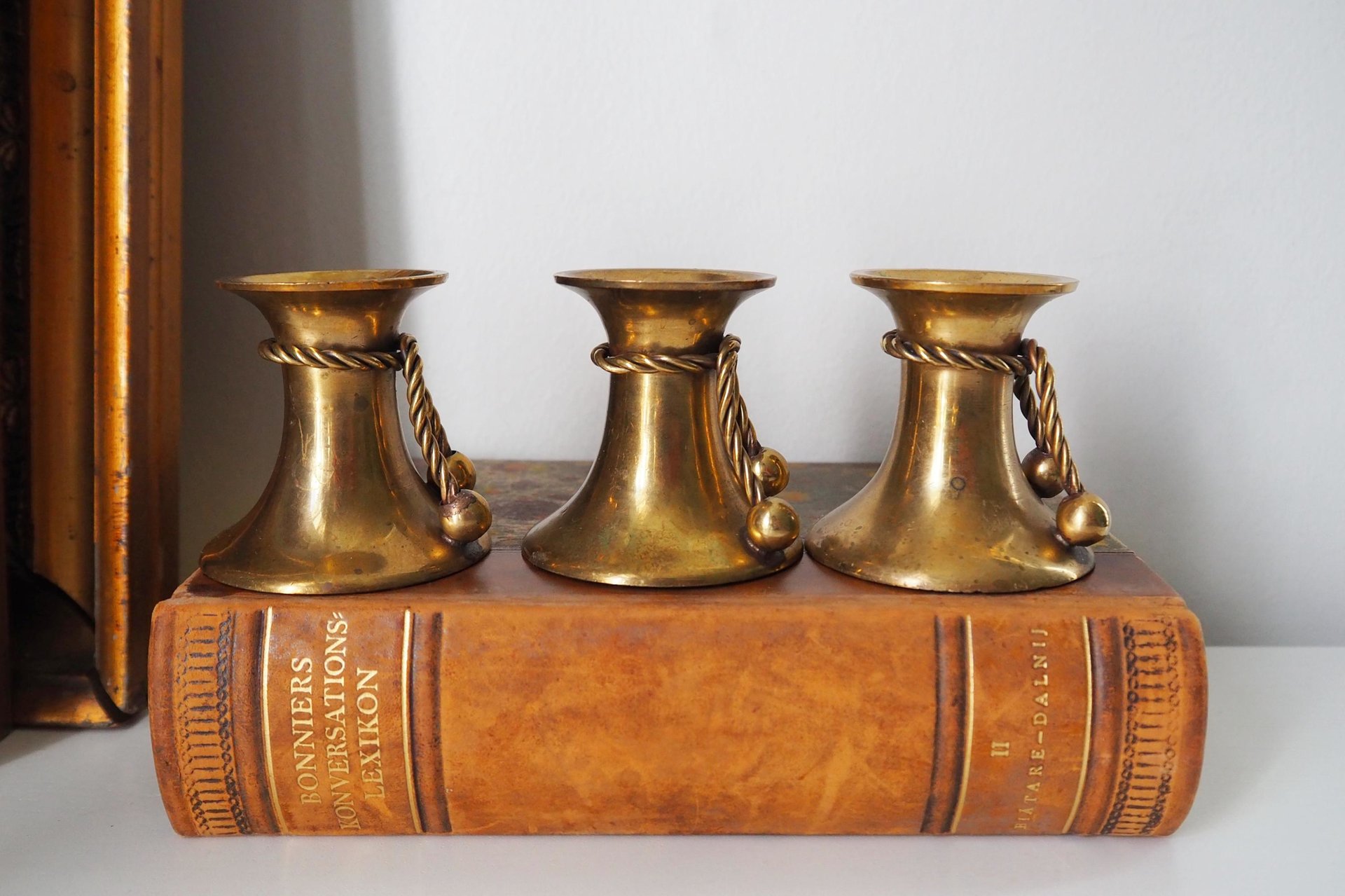 Set of three vintage brass candlestick holders | Matching candlestick holders | Vintage brass candle holders | Vintage candle holder set