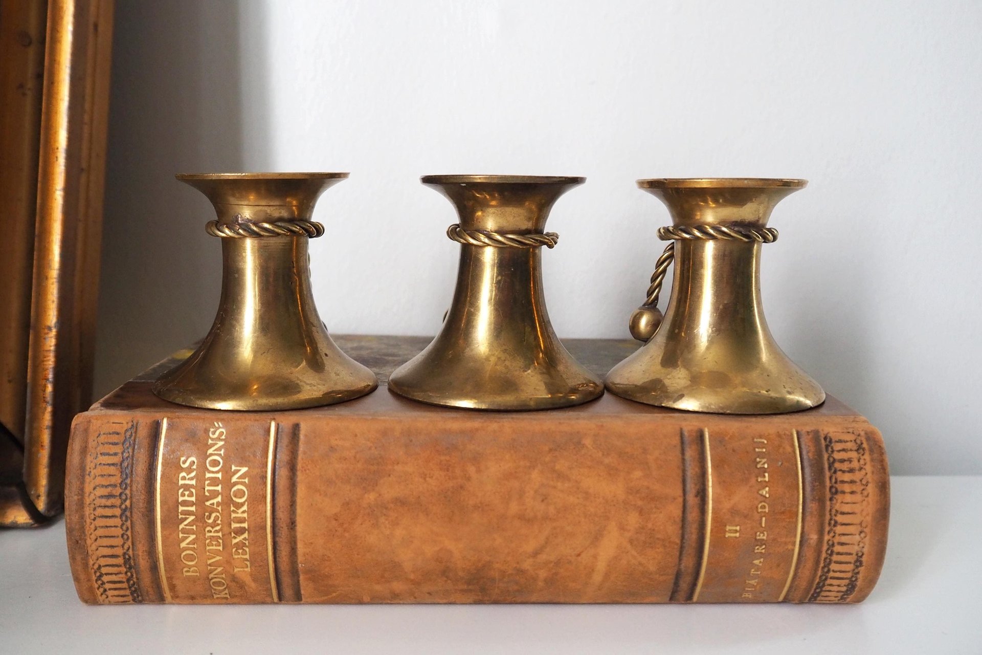 Set of three vintage brass candlestick holders | Matching candlestick holders | Vintage brass candle holders | Vintage candle holder set