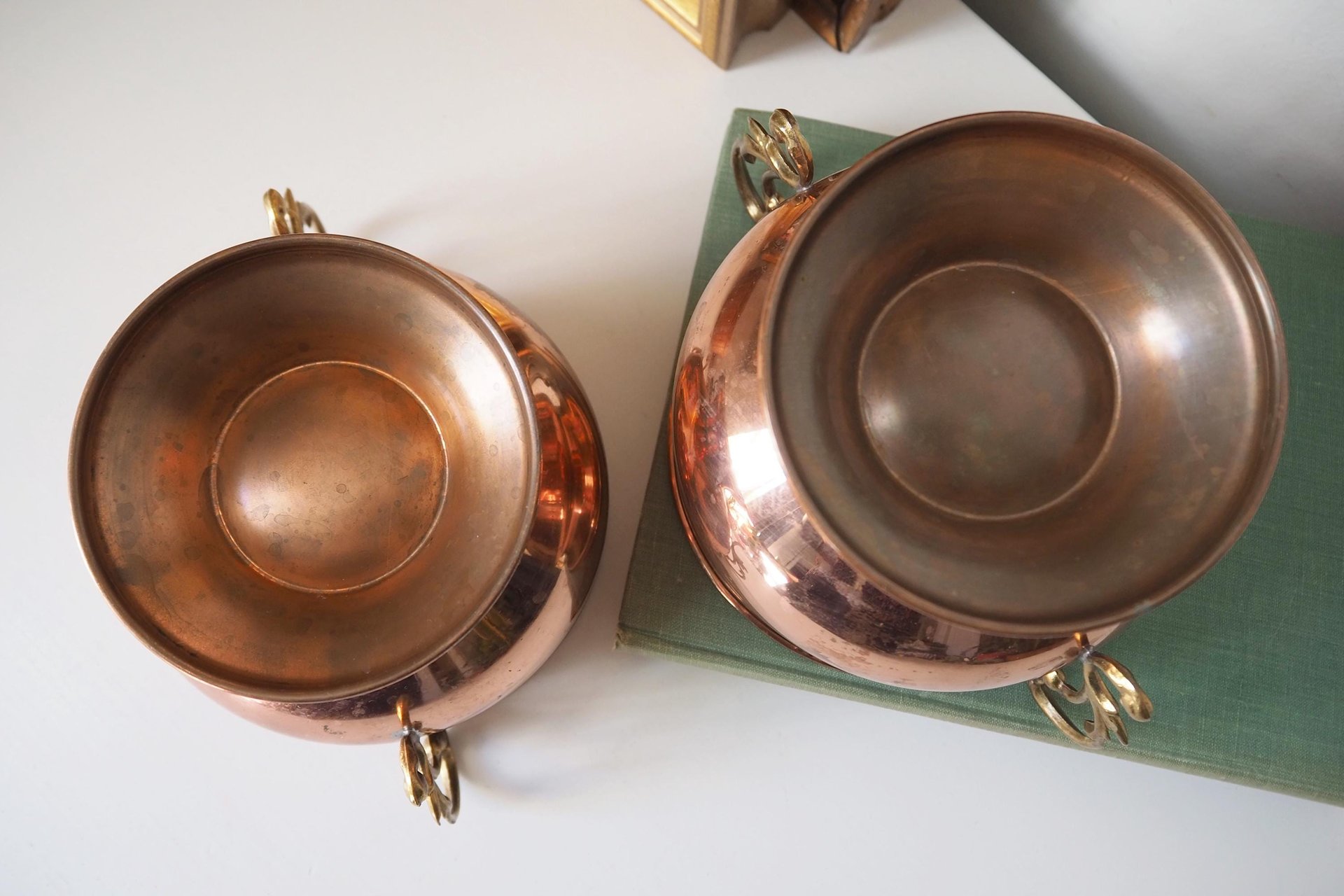 Set of two vintage copper planters | Vintage footed bowls | Matching copper planters | Vintage footed planters | Vintage planters