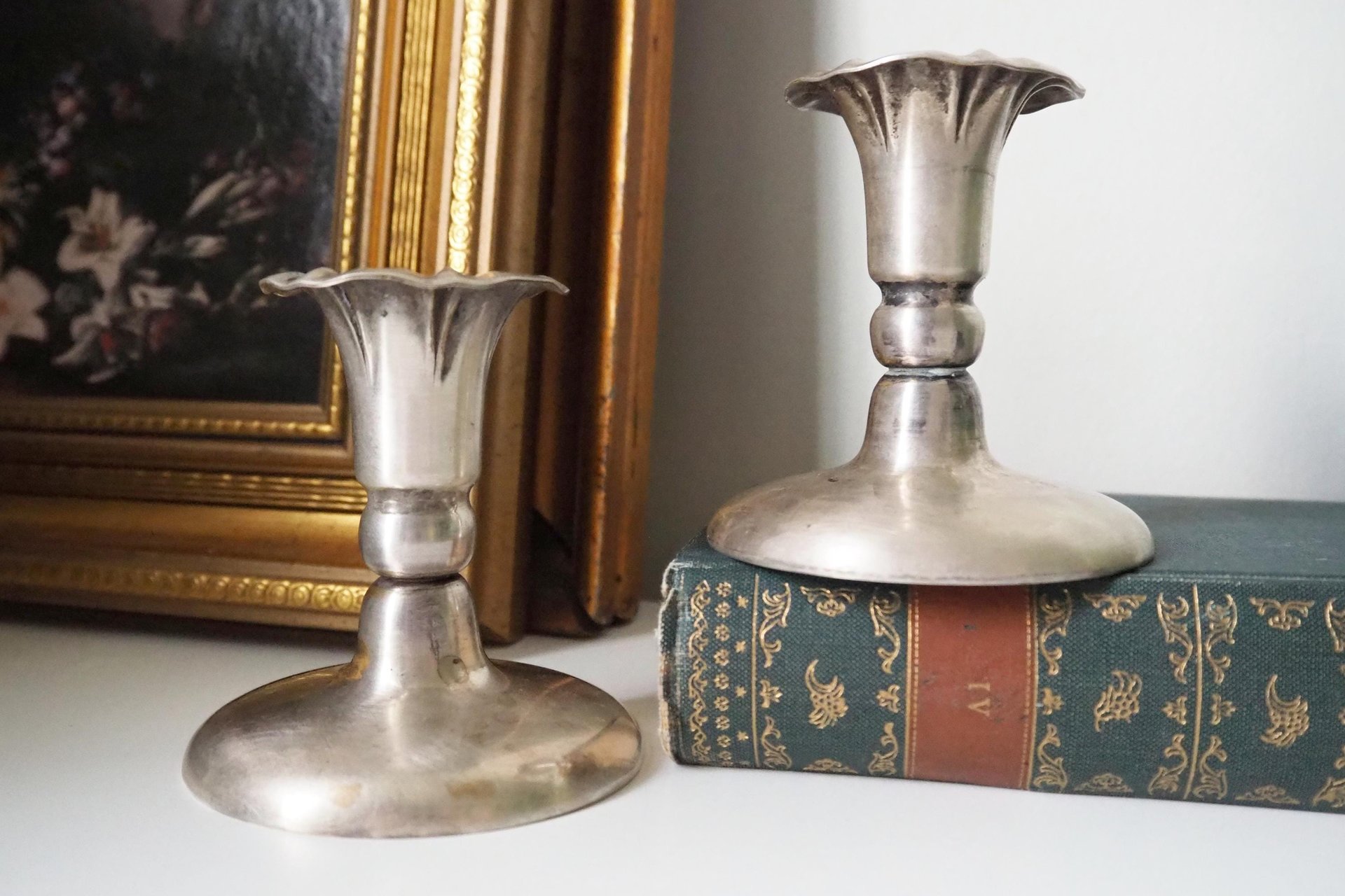 Set of two vintage candlestick holders | Silver plated candlestick holders | Simple silver tone candlestick holders | Vintage candle holders