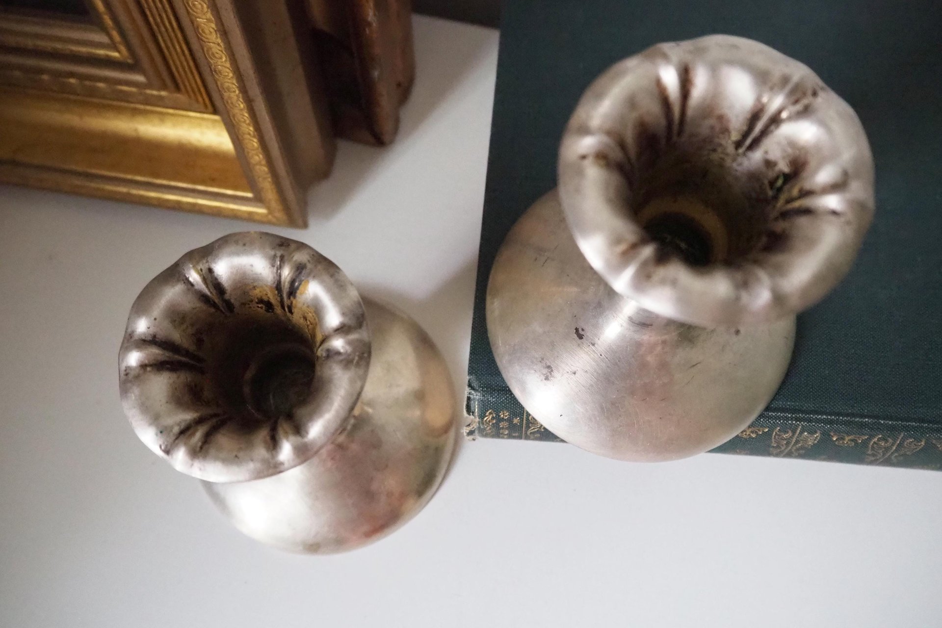 Set of two vintage candlestick holders | Silver plated candlestick holders | Simple silver tone candlestick holders | Vintage candle holders