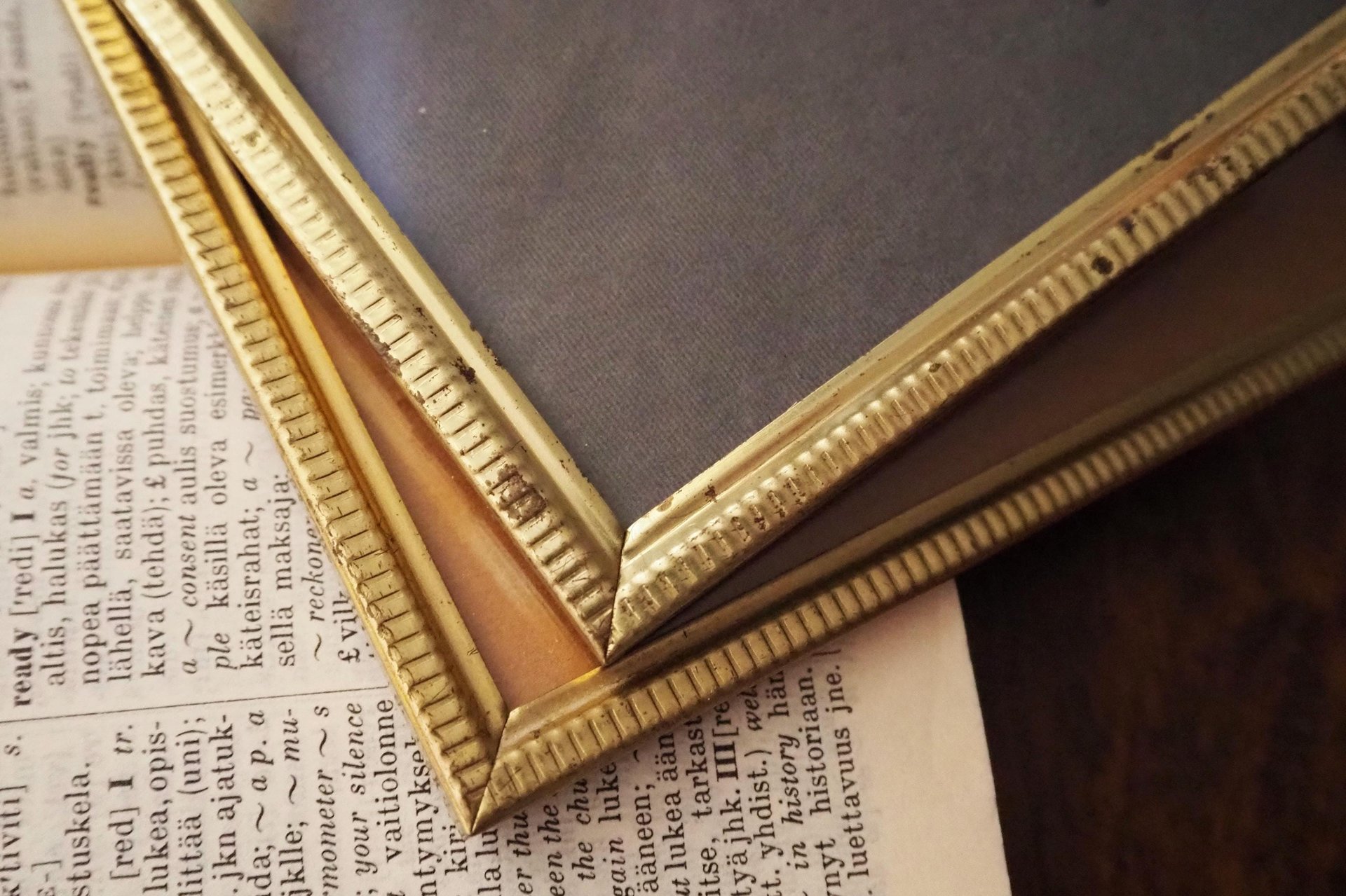 Set of two vintage brass photo frames | Brass photo frames 10x15 cm | Matching picture frames | Vintage brass picture frames