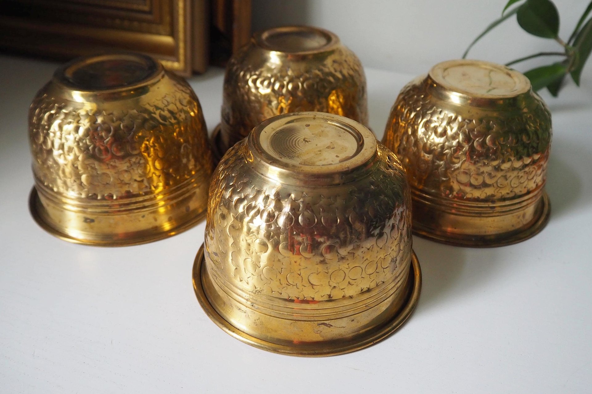 Set of four vintage planters | Small matching brass planters | Vintage brass planters | Round vintage planters | Vintage planters