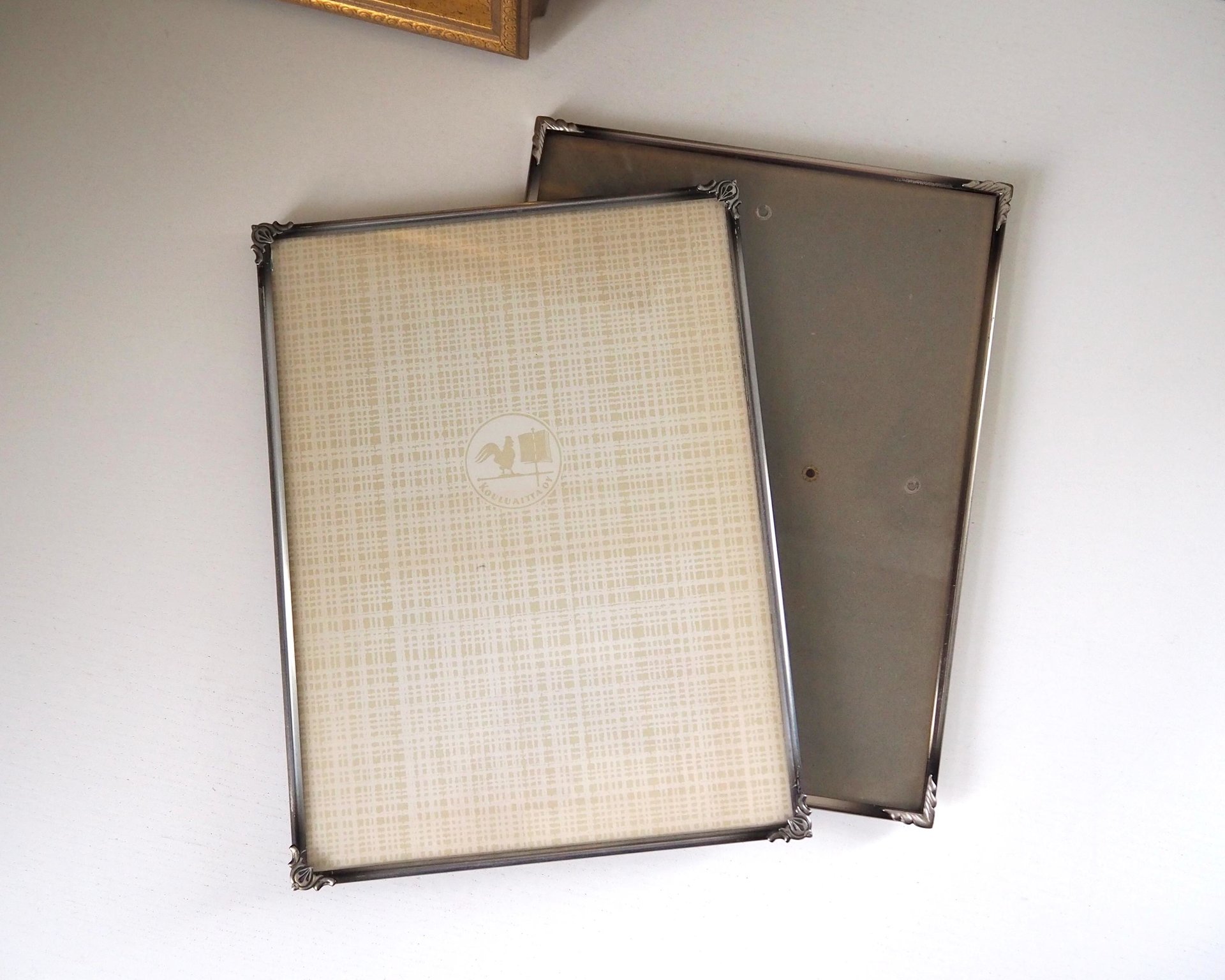 Set of two vintage photo frames | Mismatched photo frames | Vintage silver plated frames | Silver plated picture frames | Vintage frames