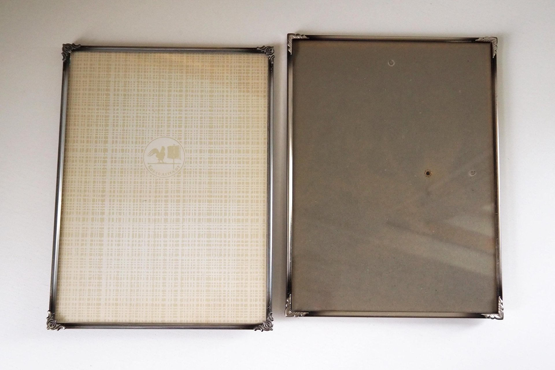 Set of two vintage photo frames | Mismatched photo frames | Vintage silver plated frames | Silver plated picture frames | Vintage frames