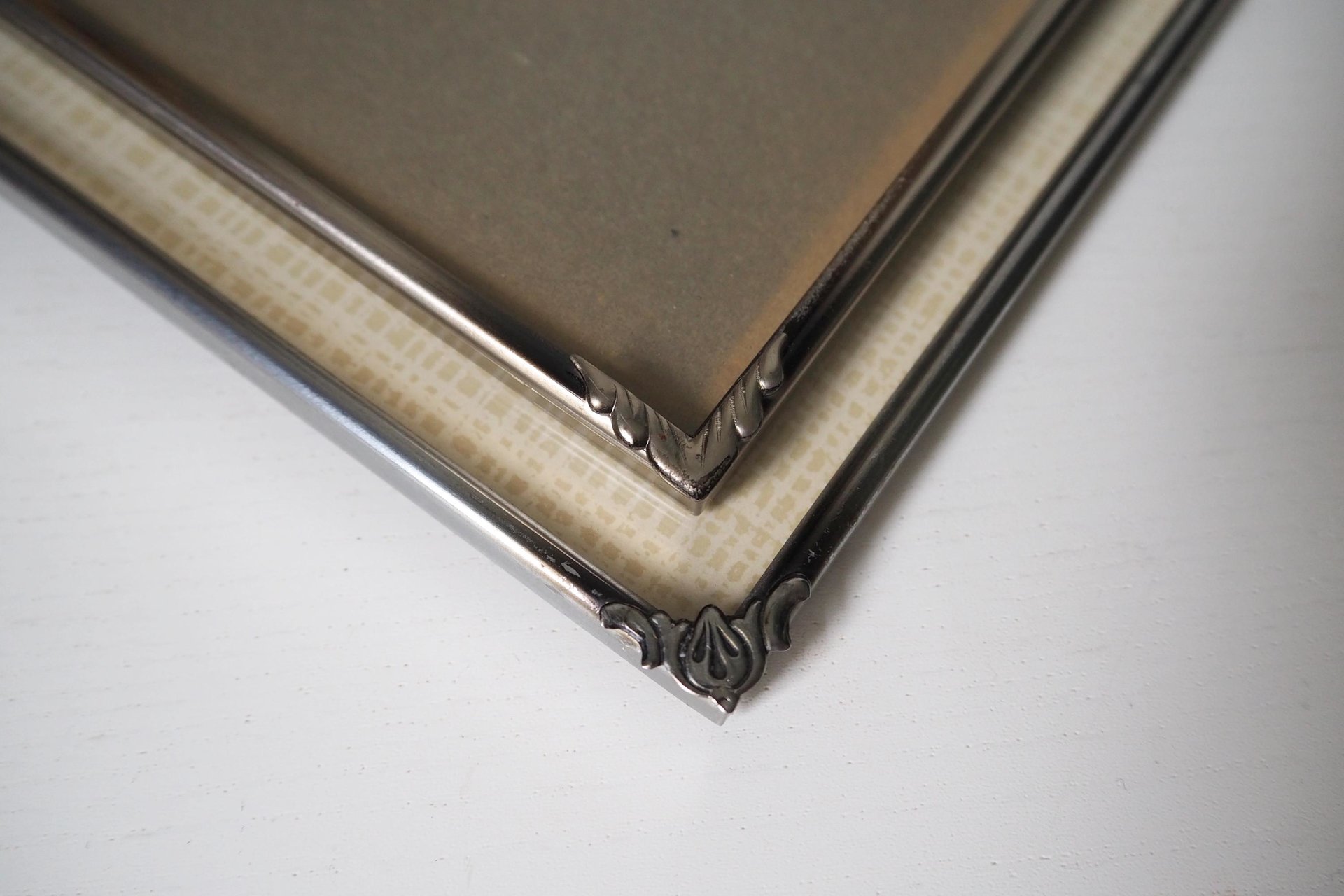Set of two vintage photo frames | Mismatched photo frames | Vintage silver plated frames | Silver plated picture frames | Vintage frames
