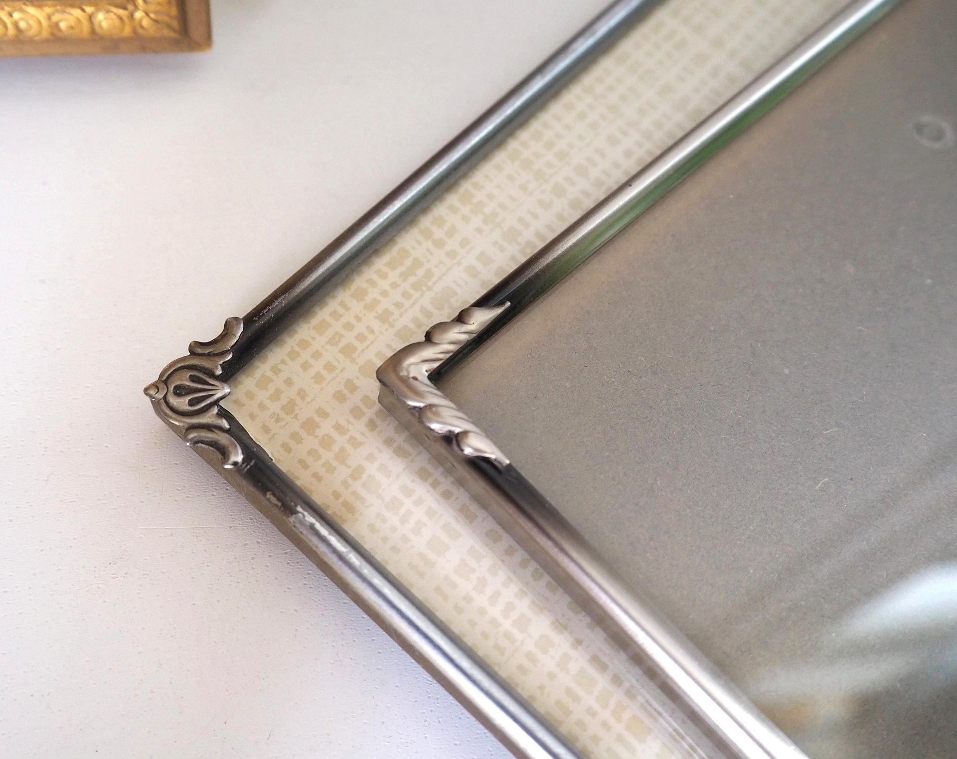 Set of two vintage photo frames | Mismatched photo frames | Vintage silver plated frames | Silver plated picture frames | Vintage frames