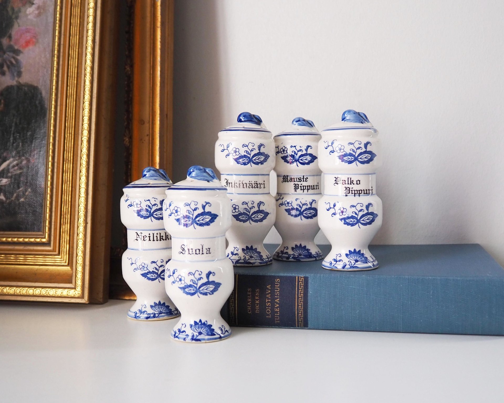 Set of five vintage ceramic spice jars | Blue Onion spice jars | Vintage ceramic spice jars | Blue and white spice jars | Made in Japan