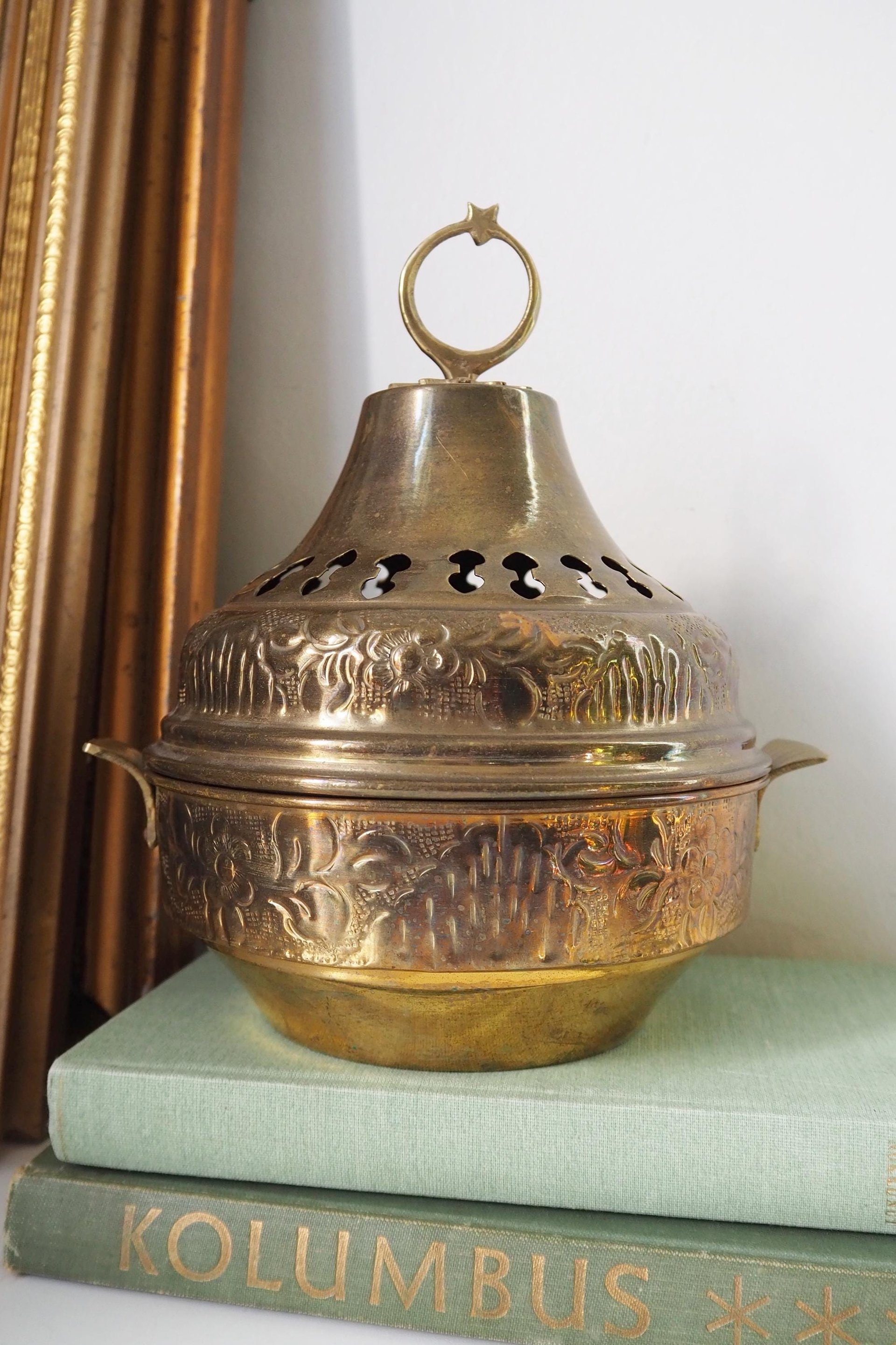 Vintage brass pomander | Vintage brass potpourri box | Large brass pomander | Brass home decor | Pierced brass box