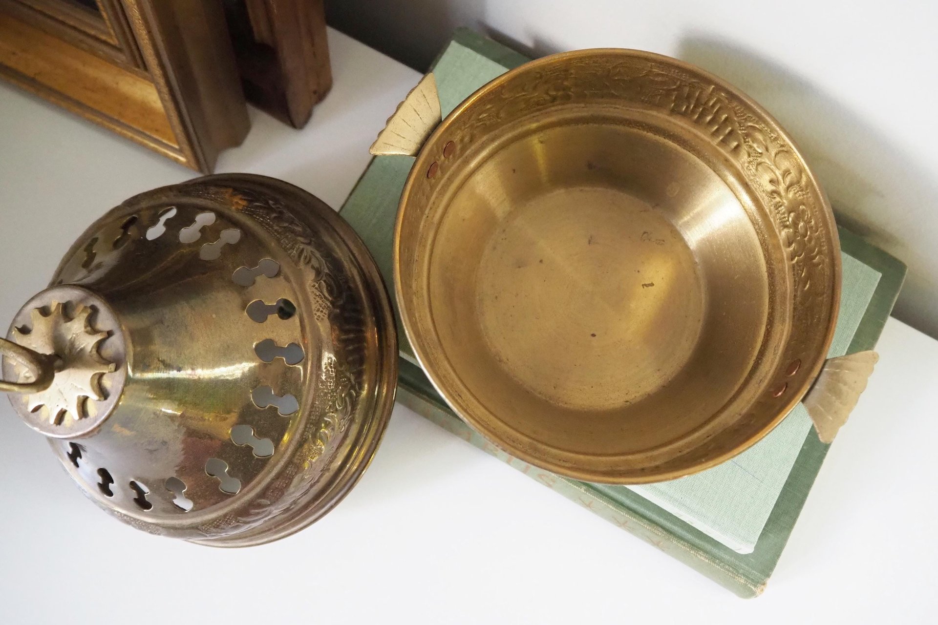Vintage brass pomander | Vintage brass potpourri box | Large brass pomander | Brass home decor | Pierced brass box