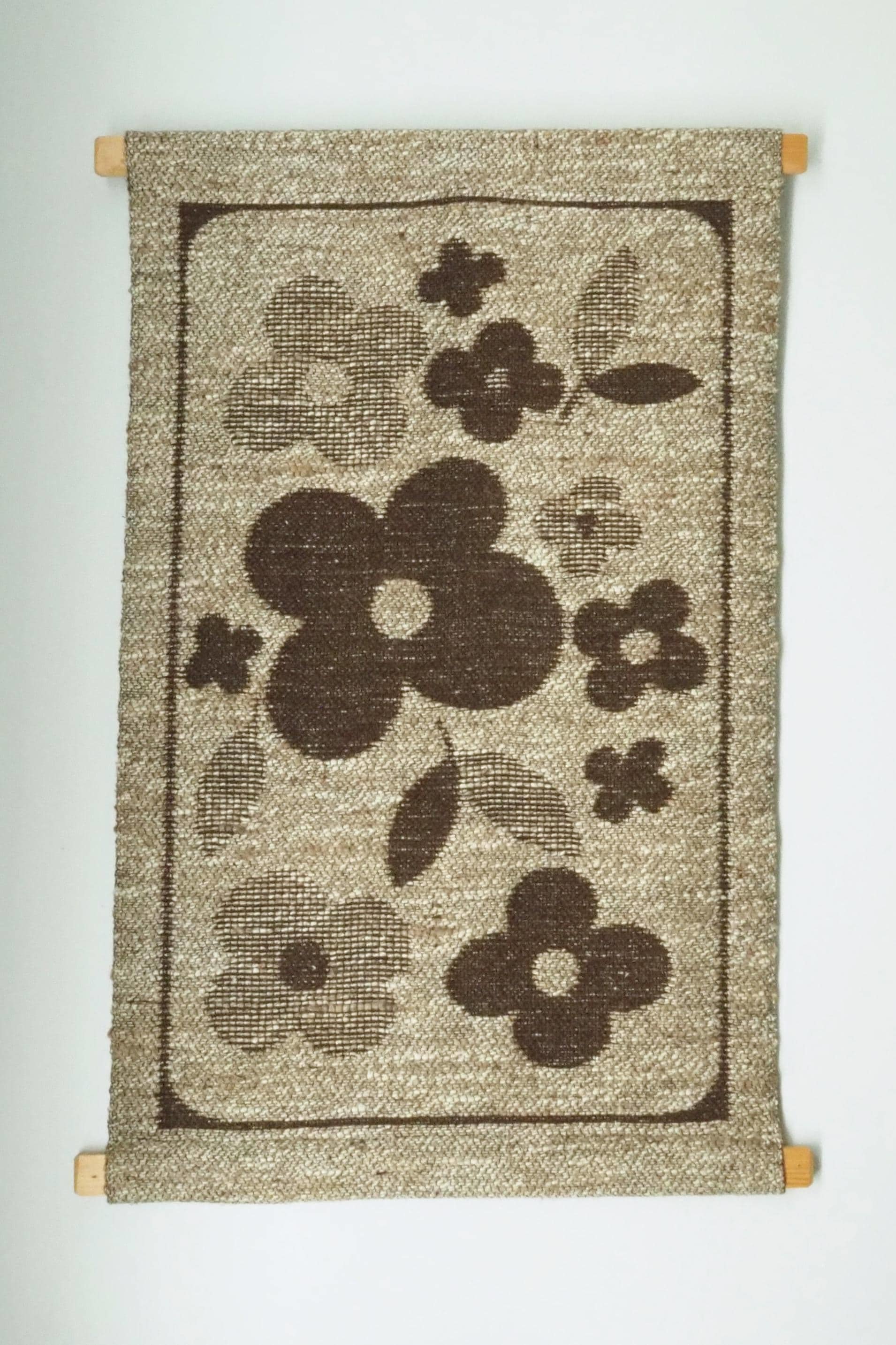 Vintage wall hanging | Floral wall tapestry | Retro wall hanging | Scandinavian wall hanging | Brown and beige wall hanging