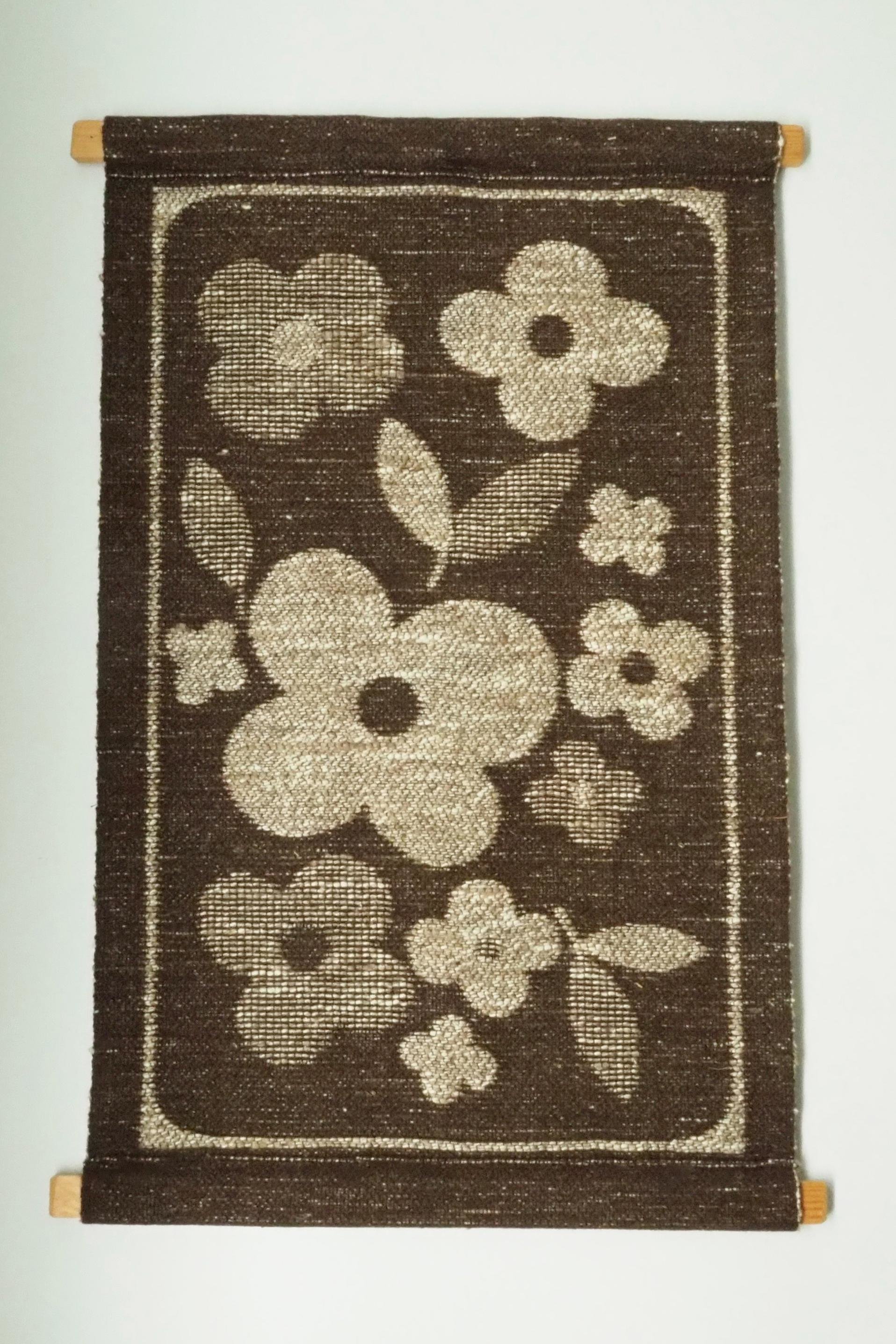 Vintage wall hanging | Floral wall tapestry | Retro wall hanging | Scandinavian wall hanging | Brown and beige wall hanging