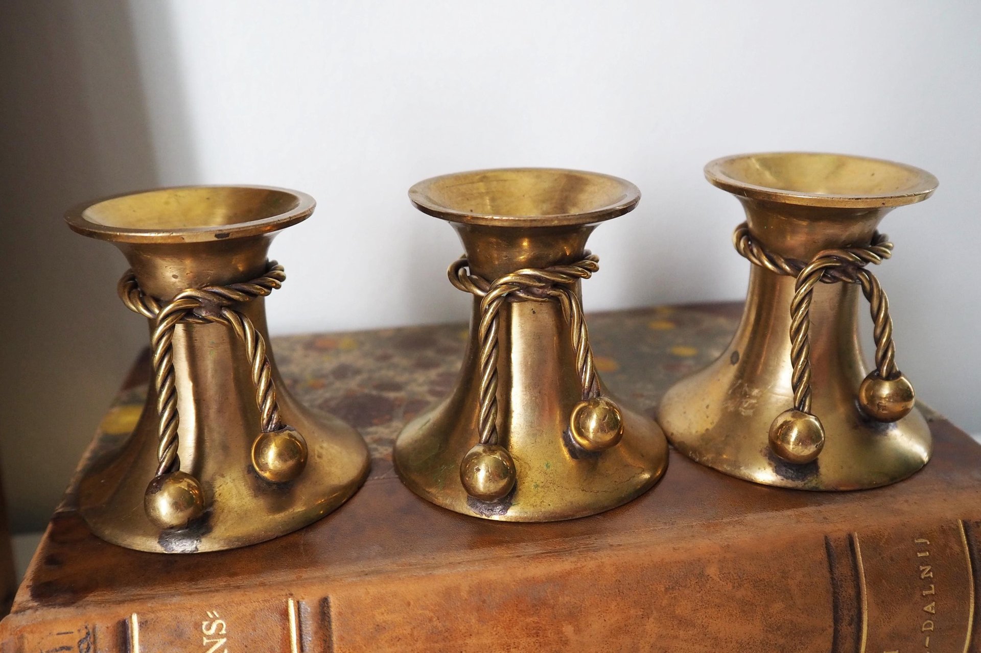 Set of three vintage brass candlestick holders | Matching candlestick holders | Vintage brass candle holders | Vintage candle holder set