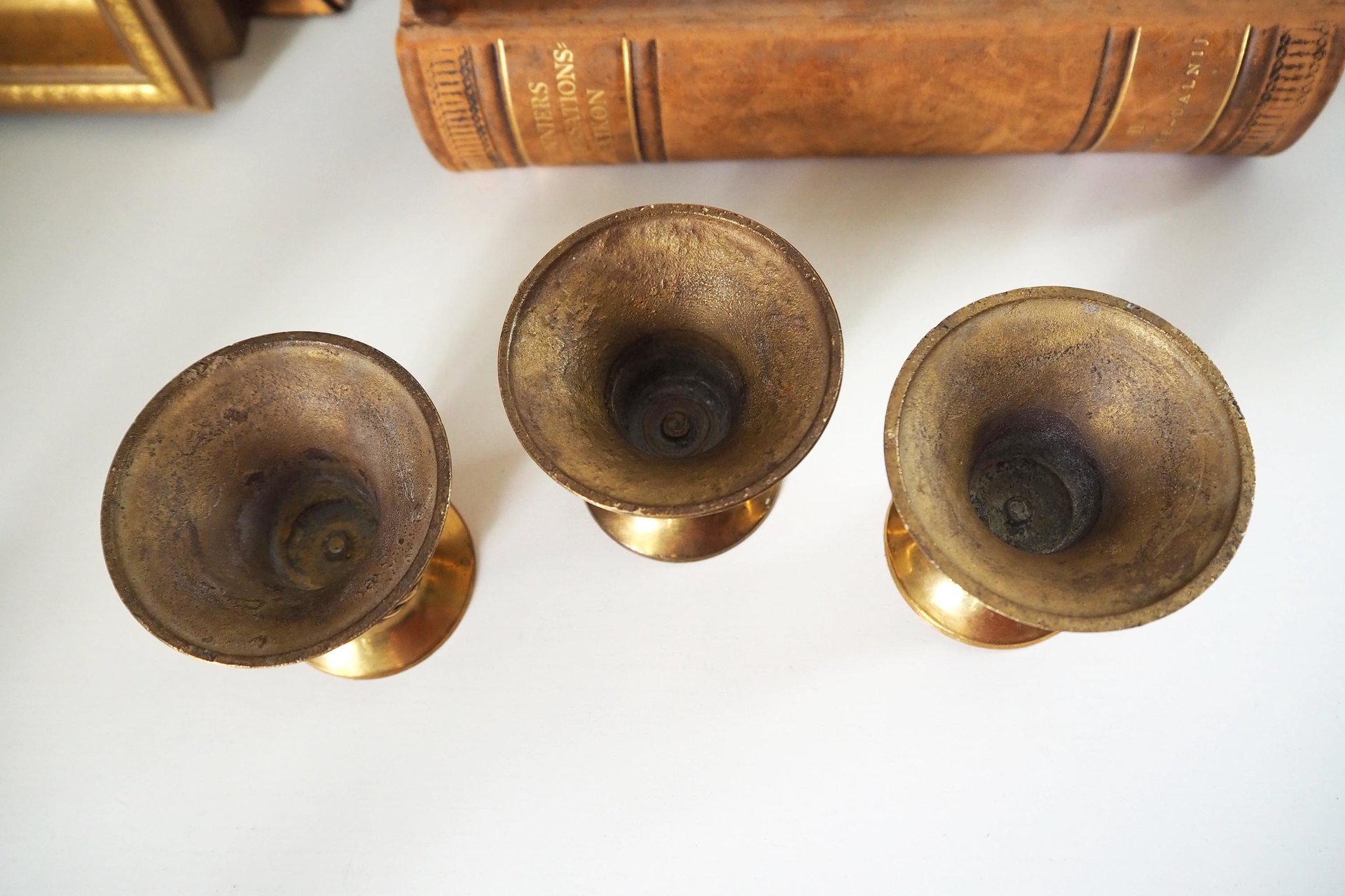 Set of three vintage brass candlestick holders | Matching candlestick holders | Vintage brass candle holders | Vintage candle holder set