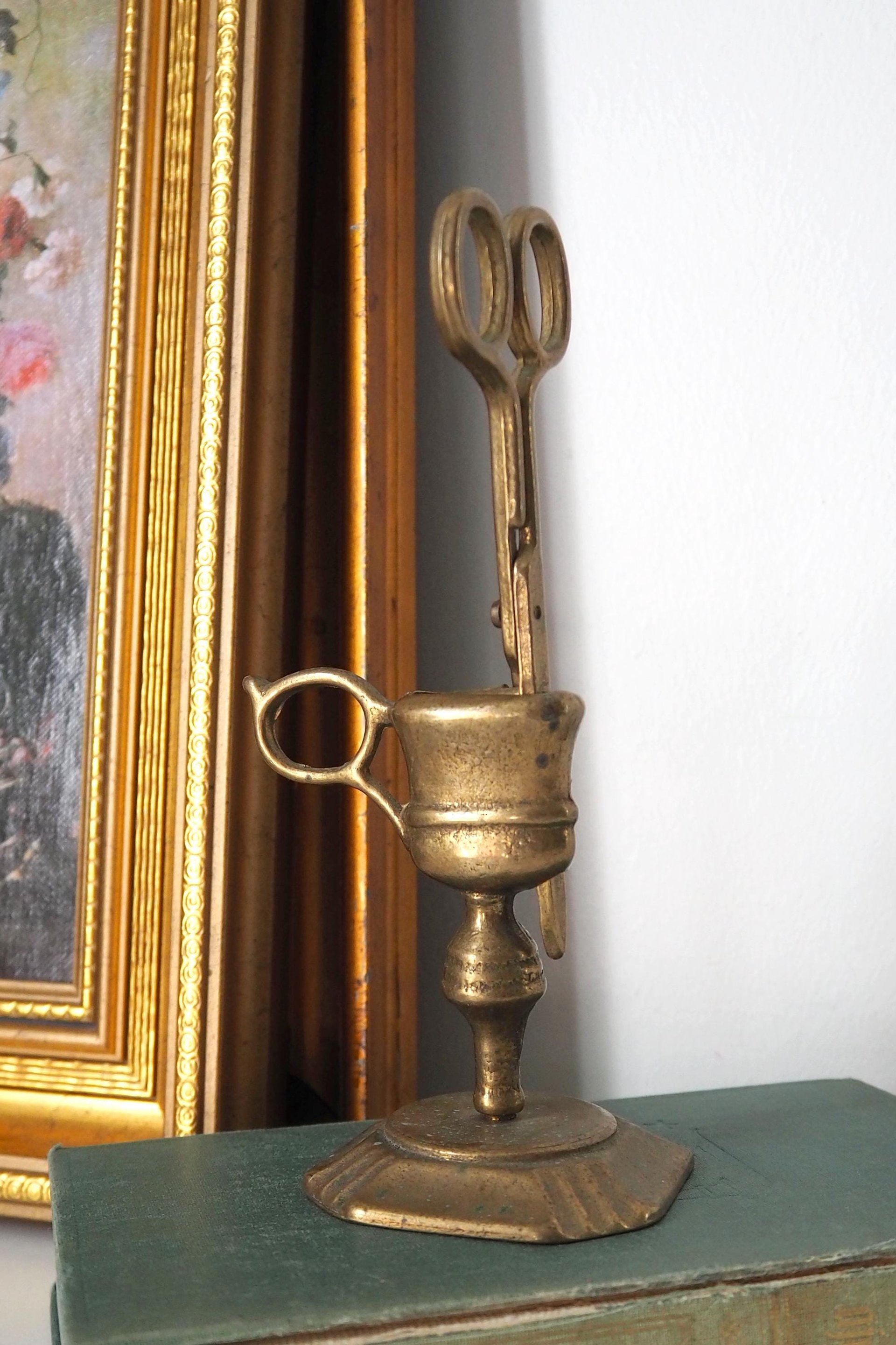 Vintage candle scissors | Brass candlewick scissors with stand | Brass candle scissors | Brass candle snuffer and trimmer