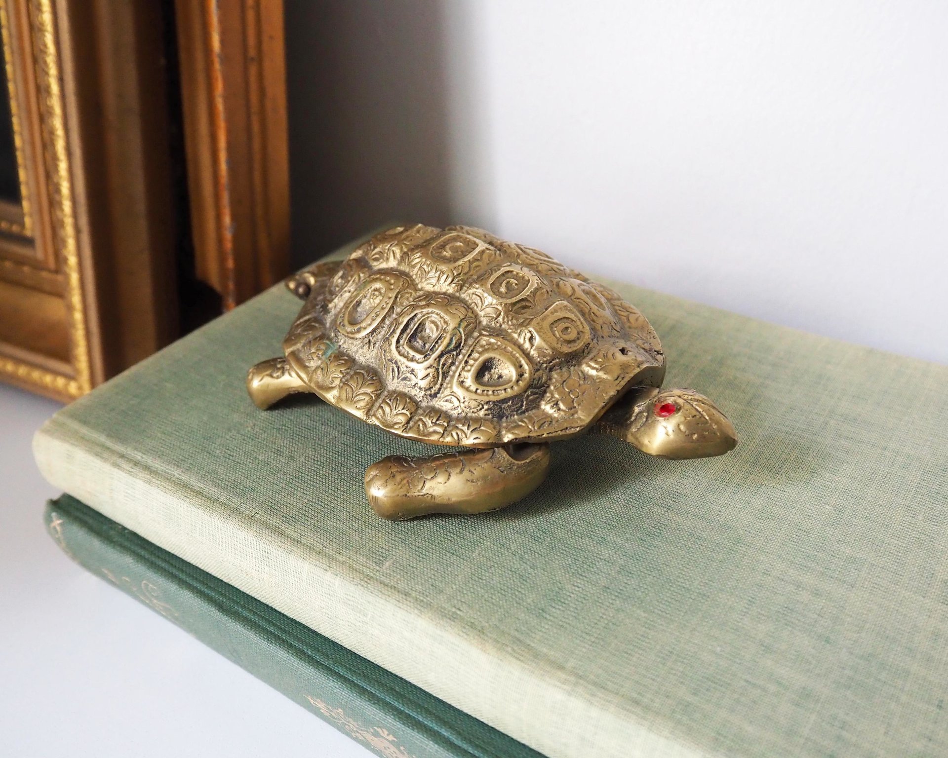Vintage brass ashtray | Vintage turtle ashtray | Ashtray with lid | Brass turtle ashtray with lid | Vintage brass turtle ashtray