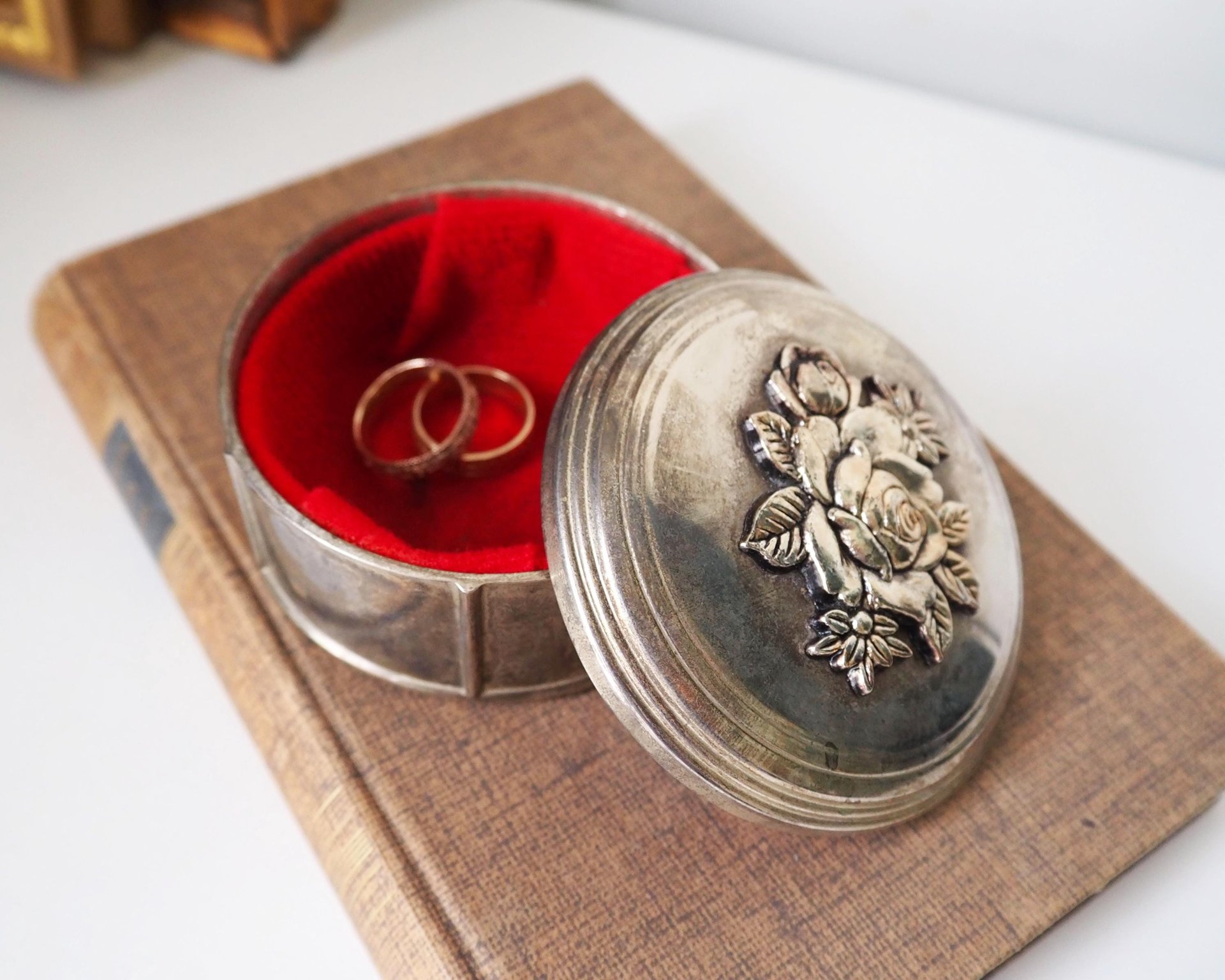 Vintage jewelry box | Vintage floral trinket box | Floral jewellery box | Vintage jewellery box | Silver plated jewellery box