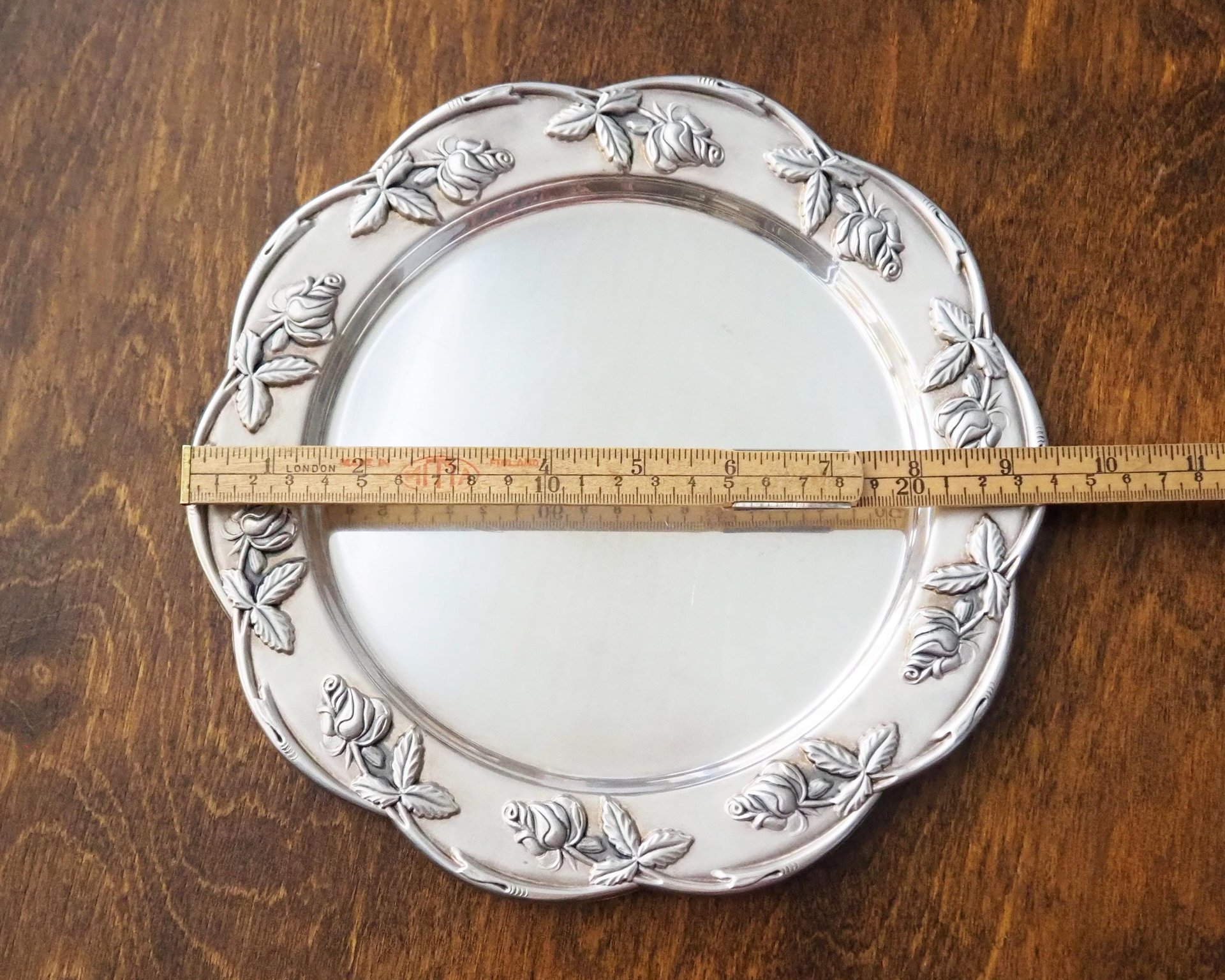 Set of two vintage alpacca silver plates | Alpacca silver platters | Vintage silver plates | Alpacca plate with roses | Floral silver plates