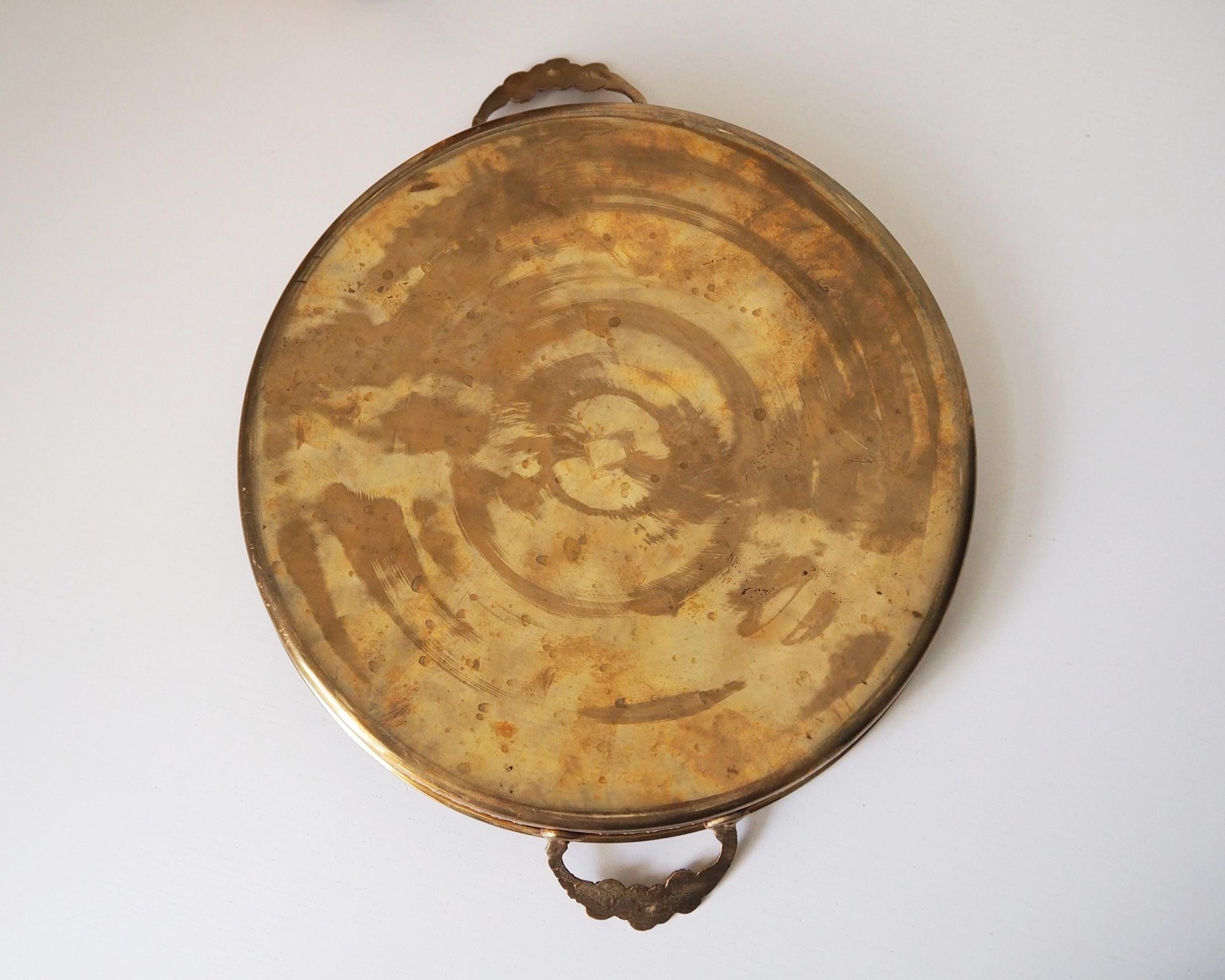 Vintage brass tray | Small brass tray with handles | Round brass tray | Round vintage brass tray with handles | Brass serving tray