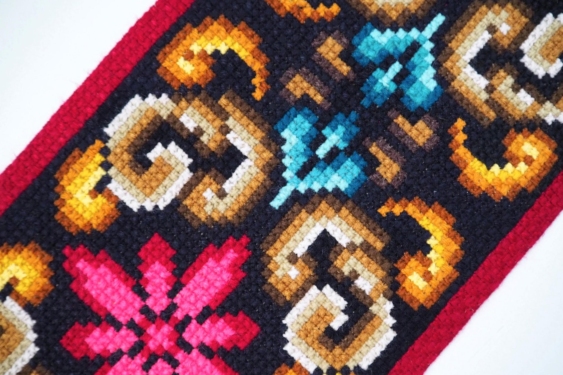 Vintage wall hanging | Scandinavian wall hanging | Traditional wall tapestry | Retro wall hanging | Made in Finland