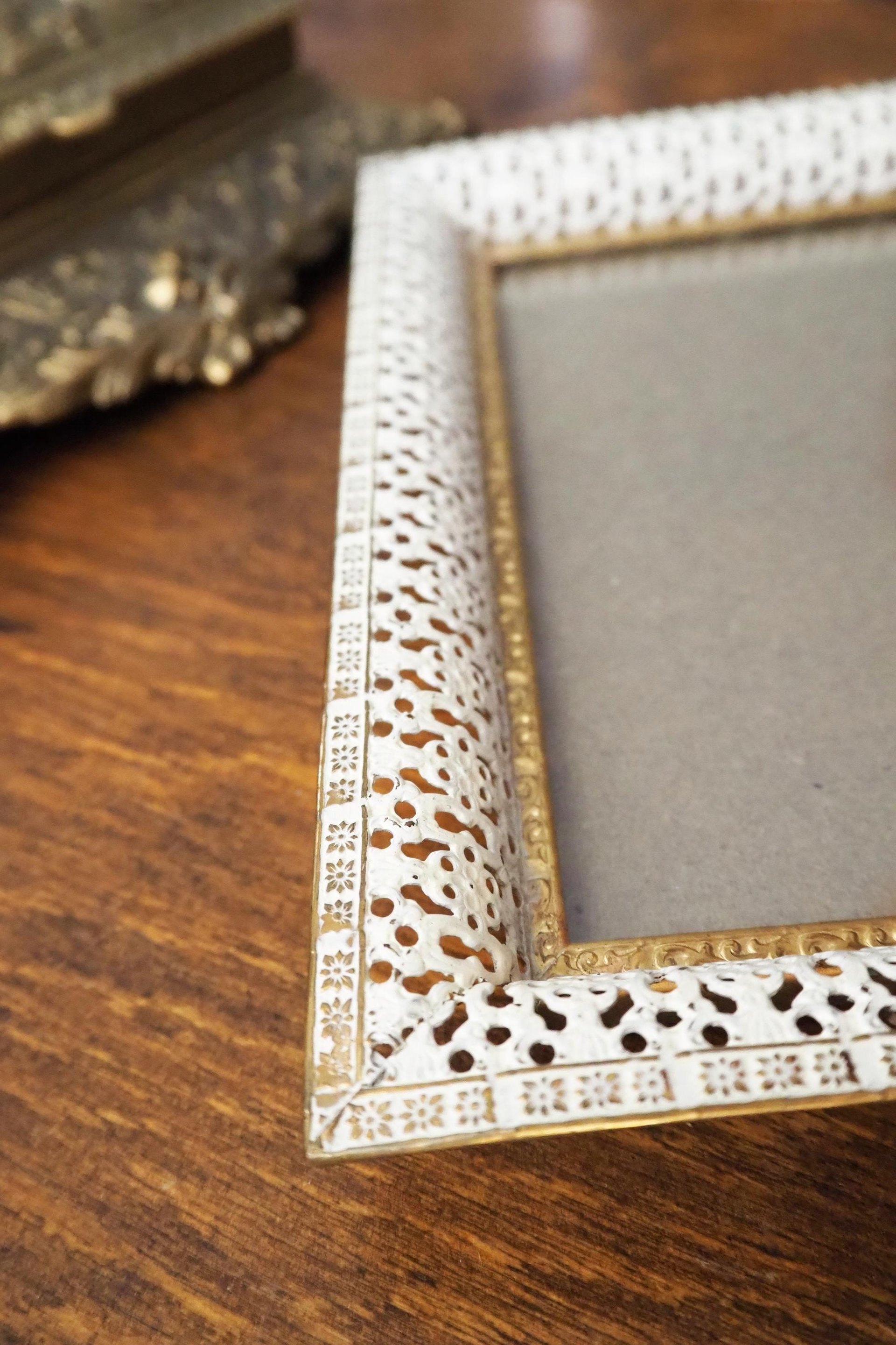 Vintage photo frame | Vintage brass and white photo frame | Brass picture frame | Vintage Jyden picture frame | Danish photo frame