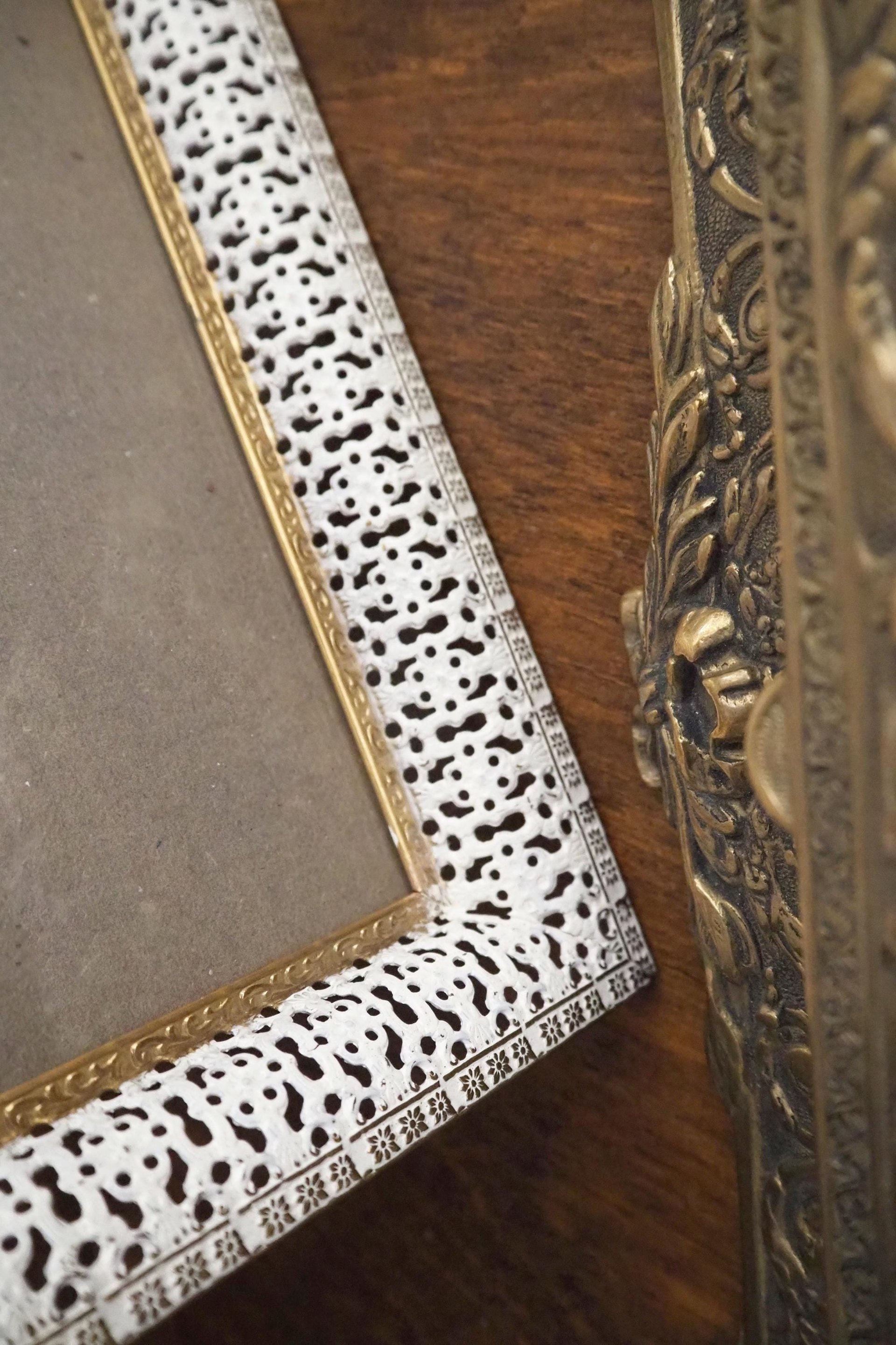 Vintage photo frame | Vintage brass and white photo frame | Brass picture frame | Vintage Jyden picture frame | Danish photo frame