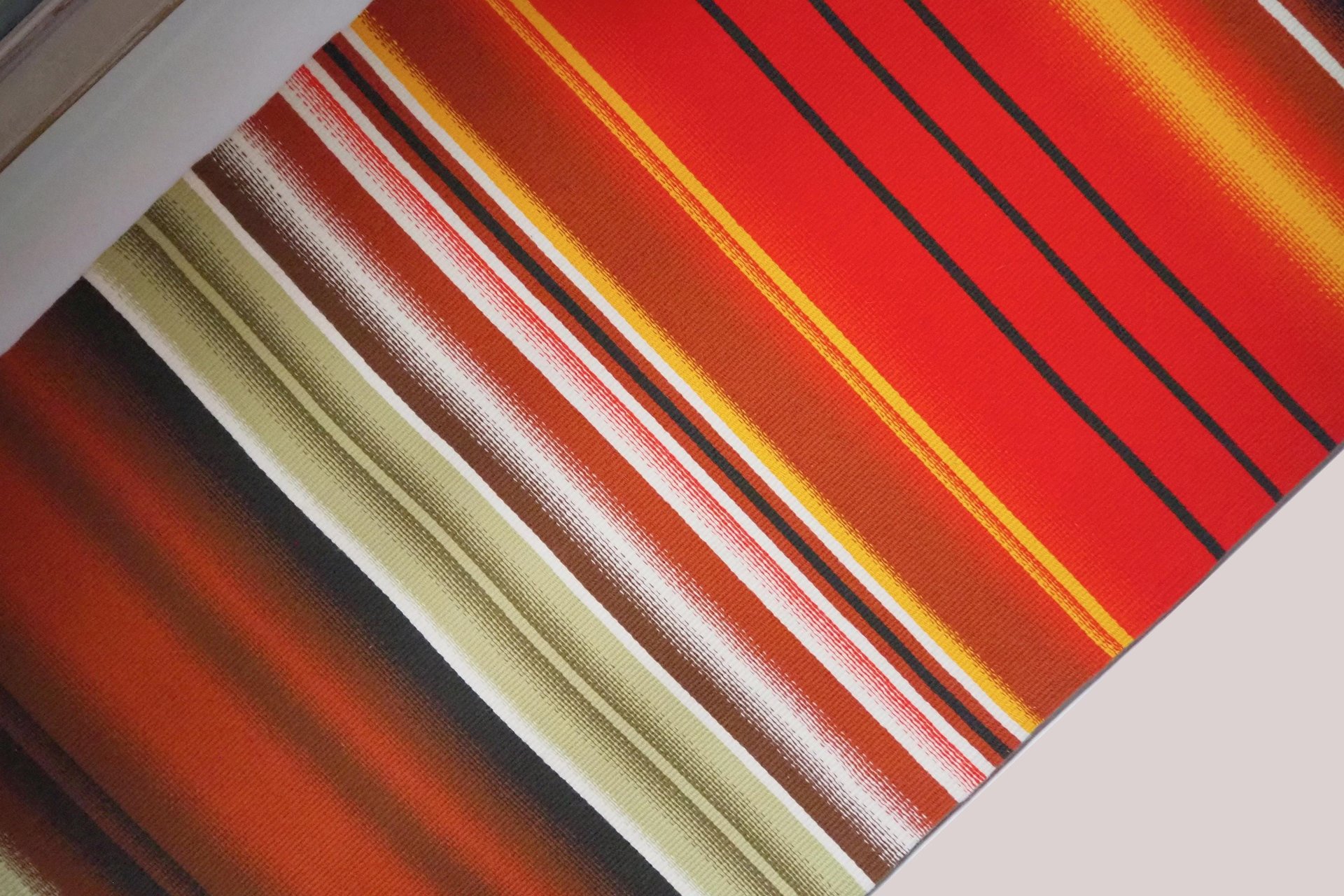 Vintage wall hanging | Finnish Raanu | Scandinavian wall tapestry | Red Raanu wall hanging | Large vintage wall tapestry | Made in Finland