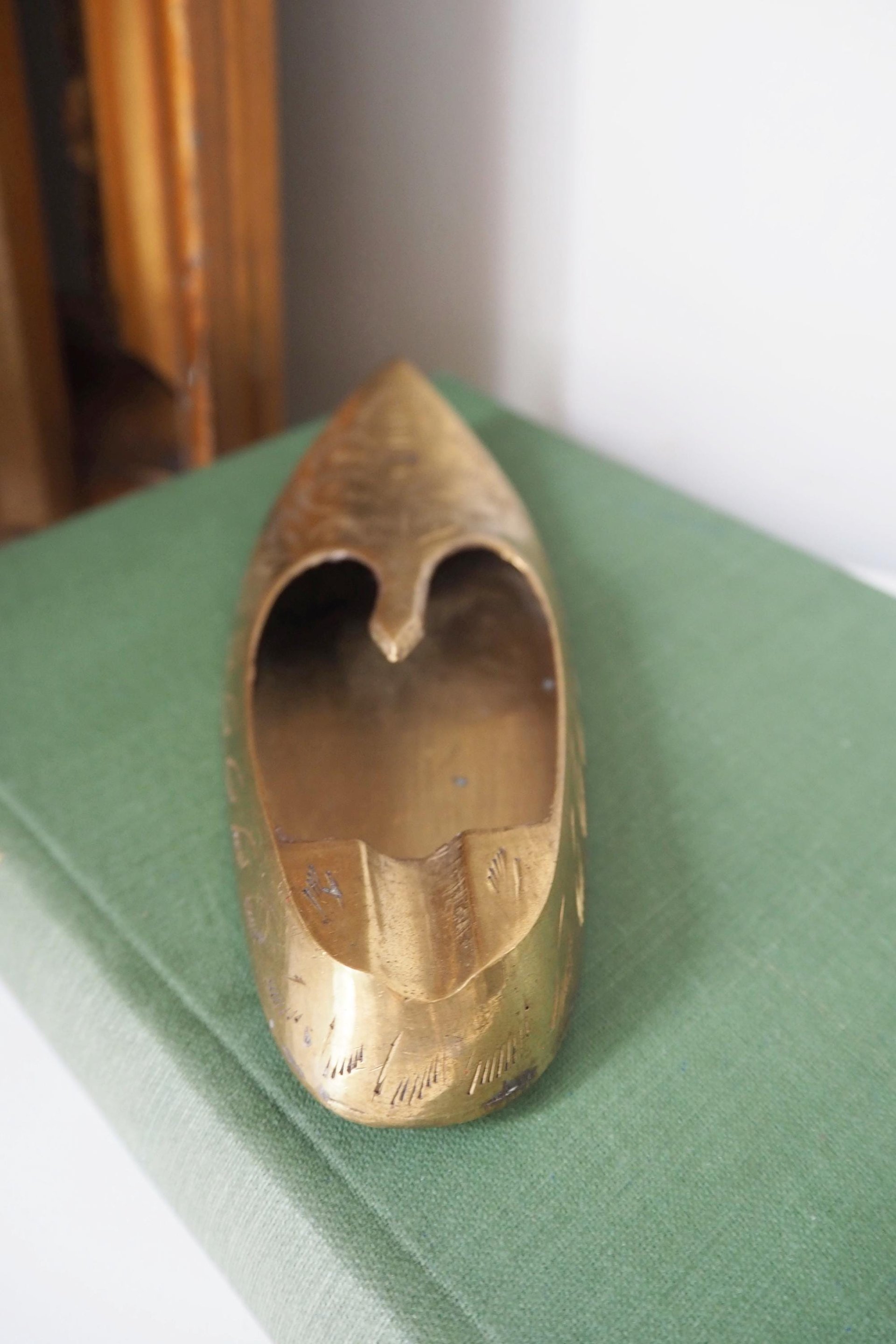 Vintage brass ashtray | Shoe shaped ashtray | Brass shoe ashtray | Brass home decor | Small ashtray | Vintage tobacciana