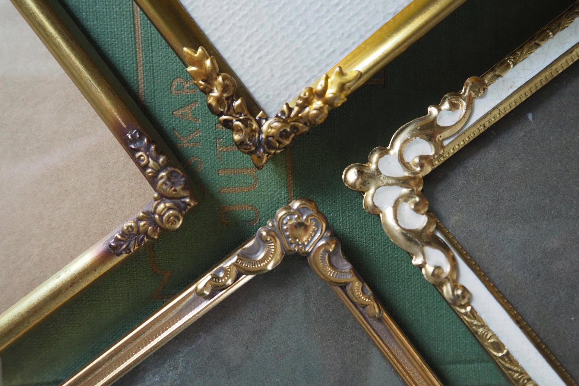 Set of four vintage photo frames | Vintage square picture frames | Set of four floral vintage frames | Mismatched vintage frames