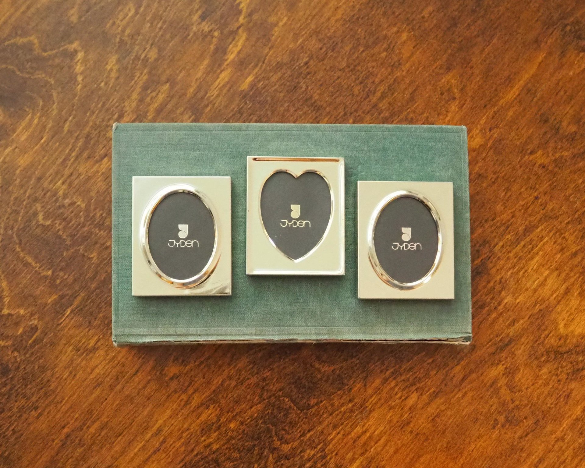 Set of three vintage picture frames | Tiny photo frames | Danish picture frames | Vintage brass picture frames | Small Jyden photo frames