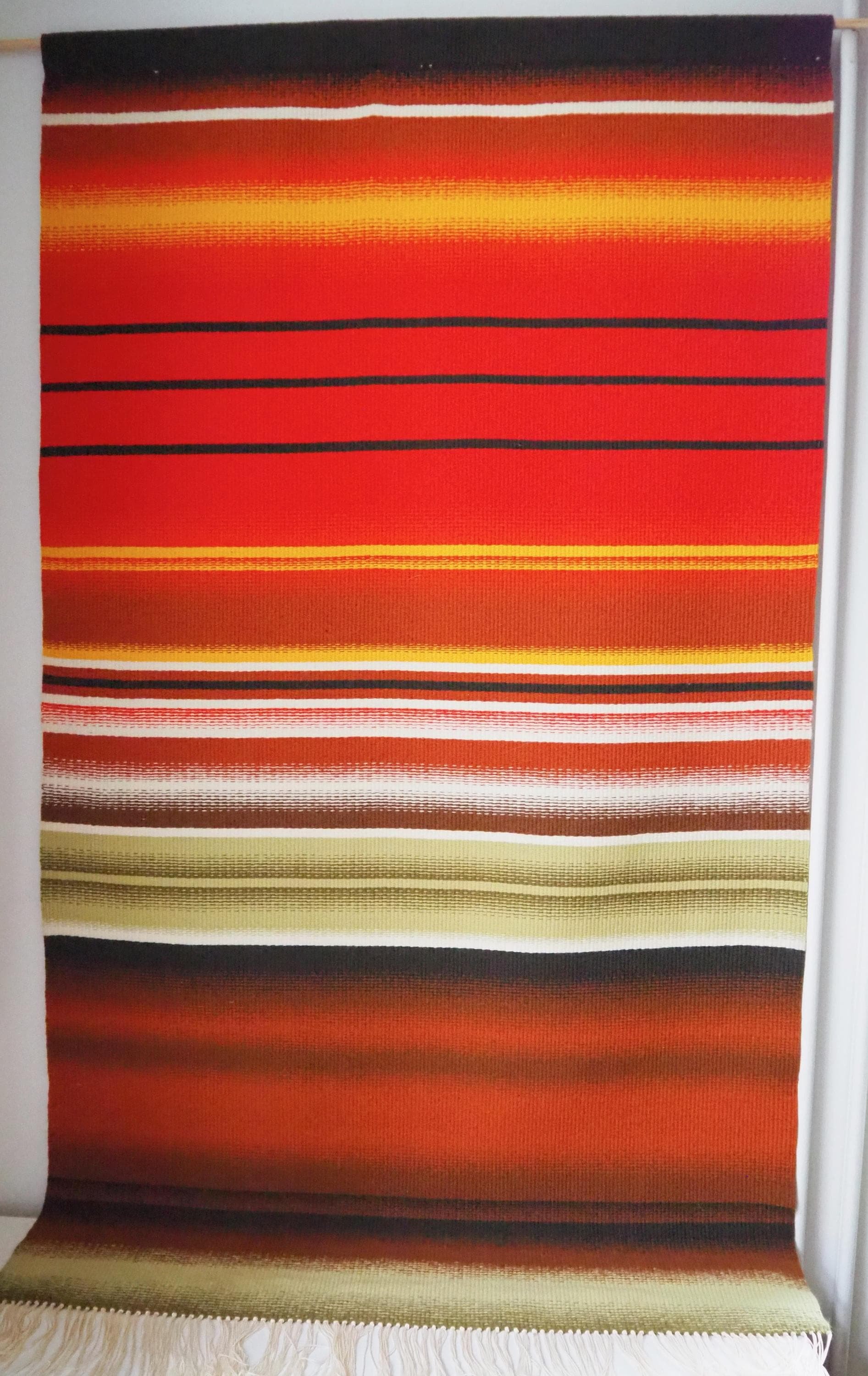 Vintage wall hanging | Finnish Raanu | Scandinavian wall tapestry | Red Raanu wall hanging | Large vintage wall tapestry | Made in Finland