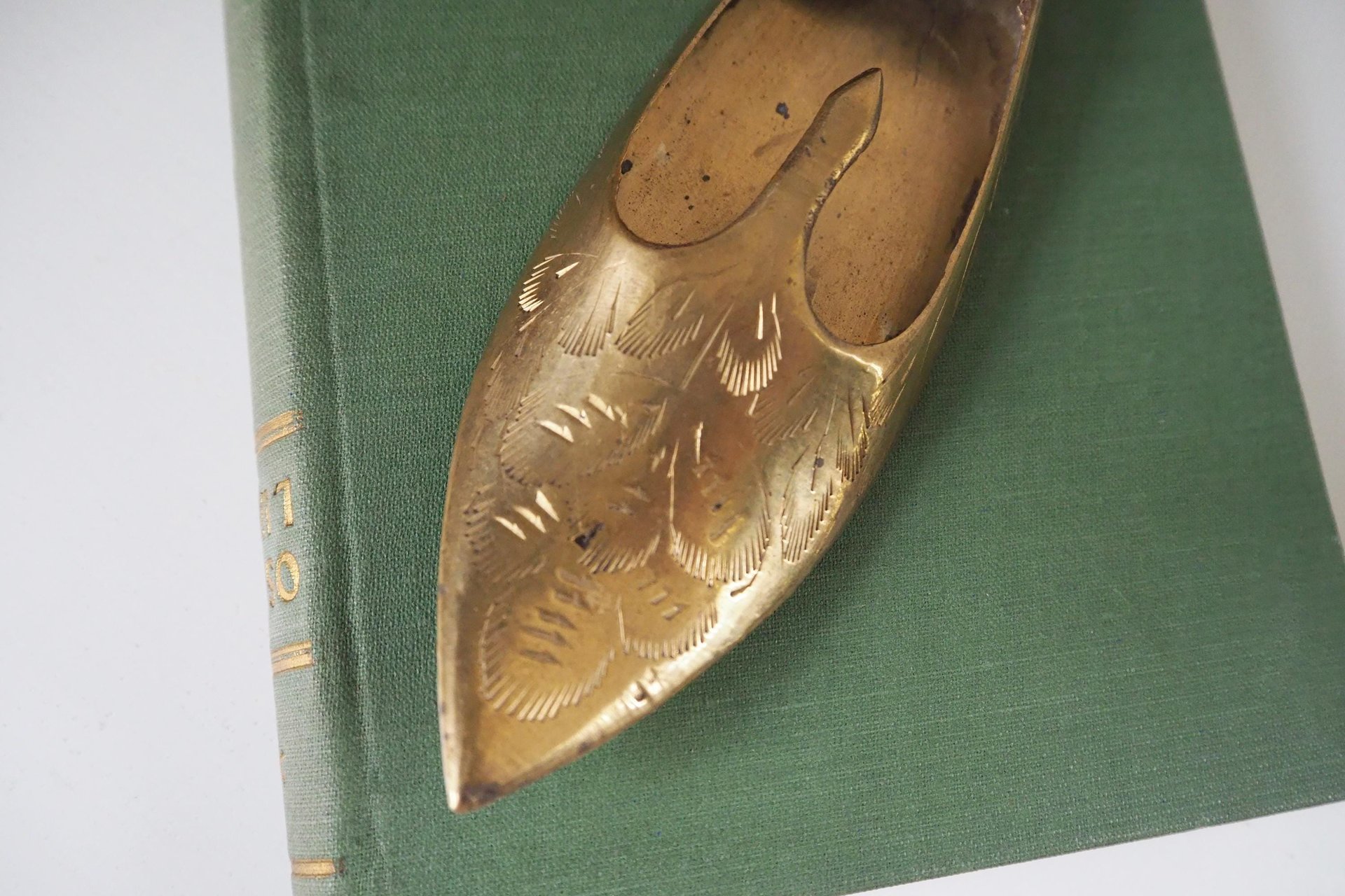 Vintage brass ashtray | Shoe shaped ashtray | Brass shoe ashtray | Brass home decor | Small ashtray | Vintage tobacciana