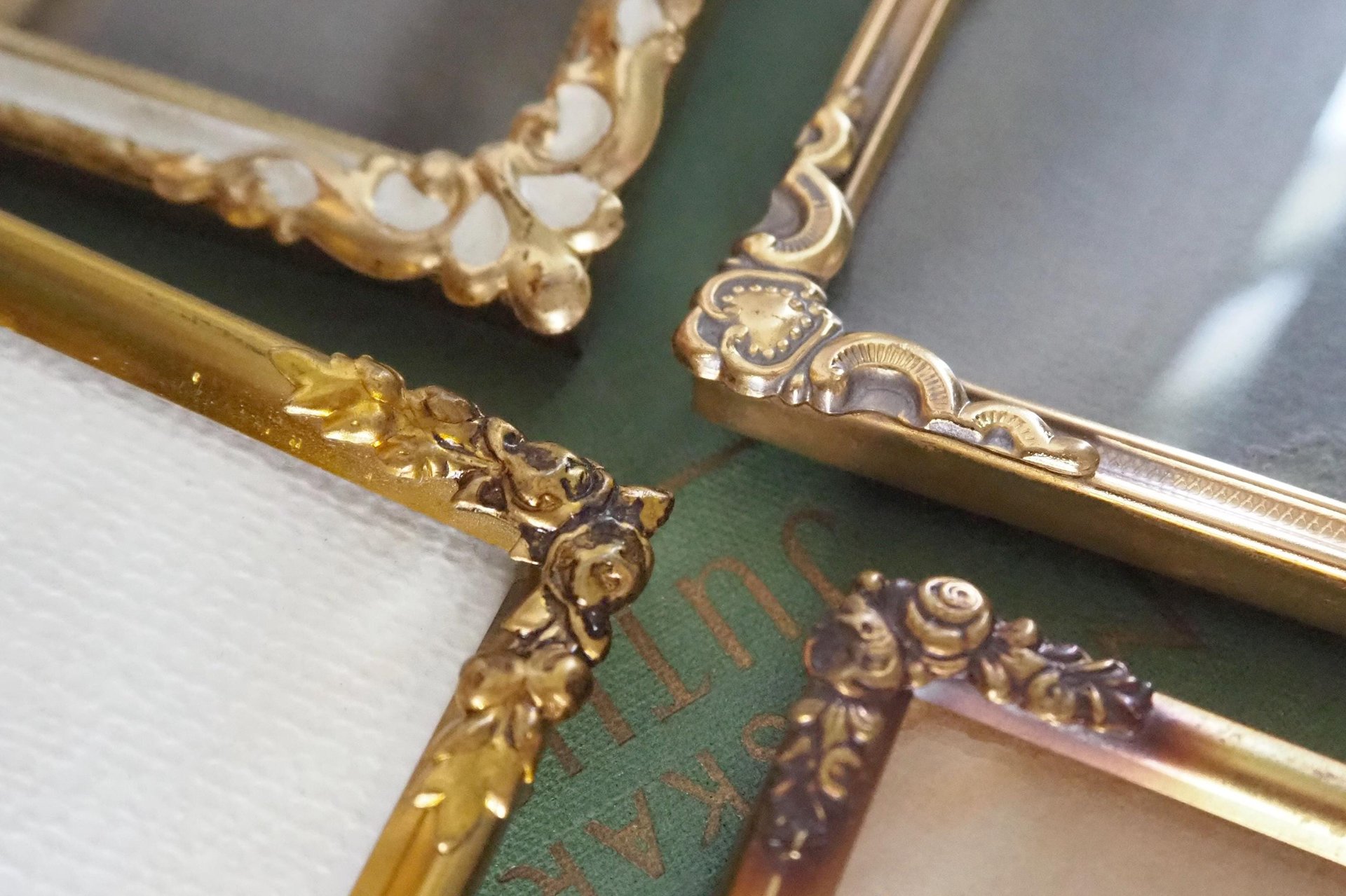 Set of four vintage photo frames | Vintage square picture frames | Set of four floral vintage frames | Mismatched vintage frames