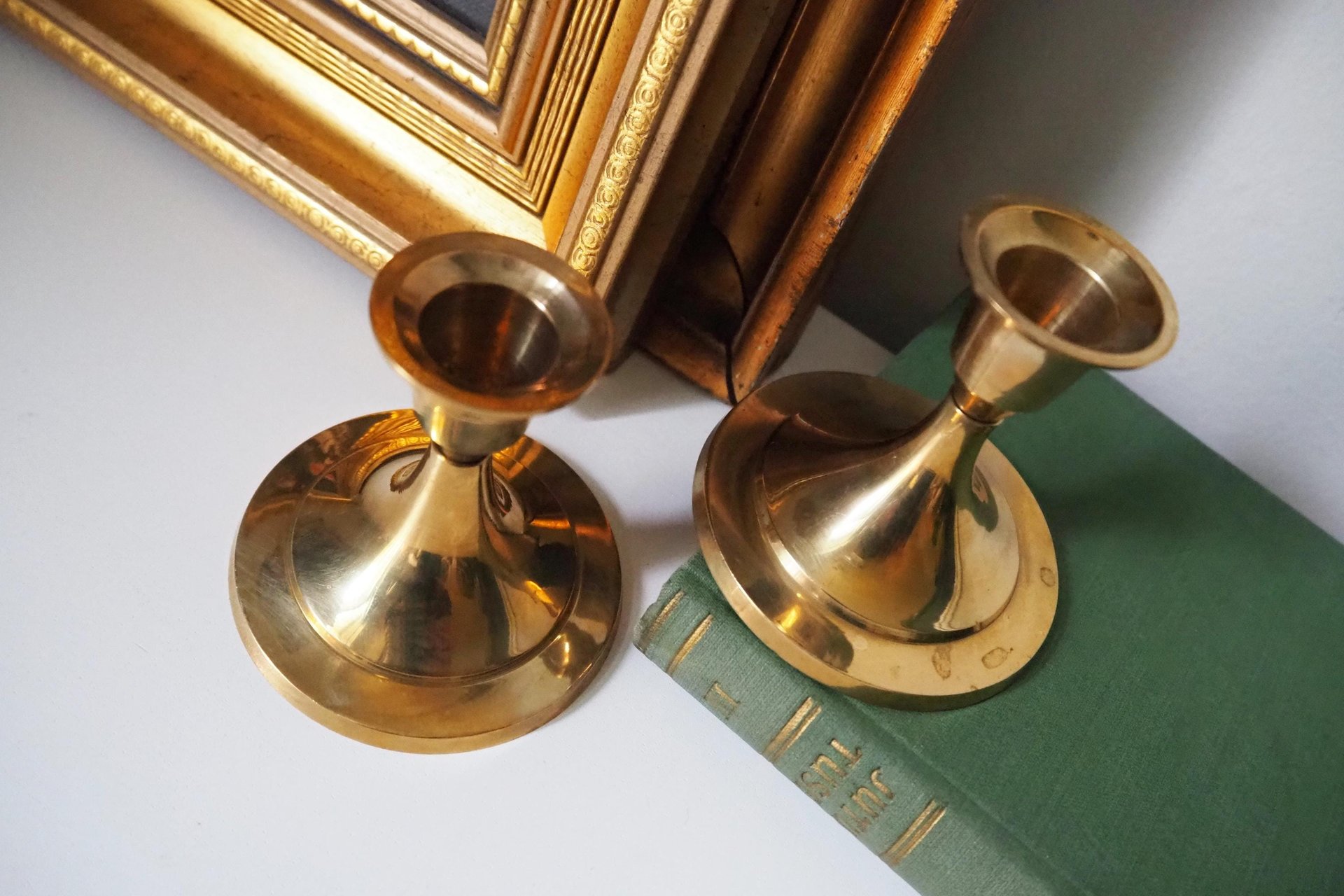 Pair of vintage candlestick holders | Brass candlestick holders | Simple brass candlestick holders | Brass candle holders
