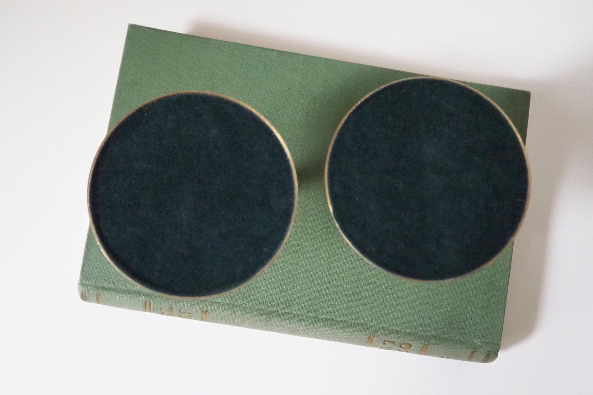 Pair of vintage candlestick holders | Brass candlestick holders | Simple brass candlestick holders | Brass candle holders