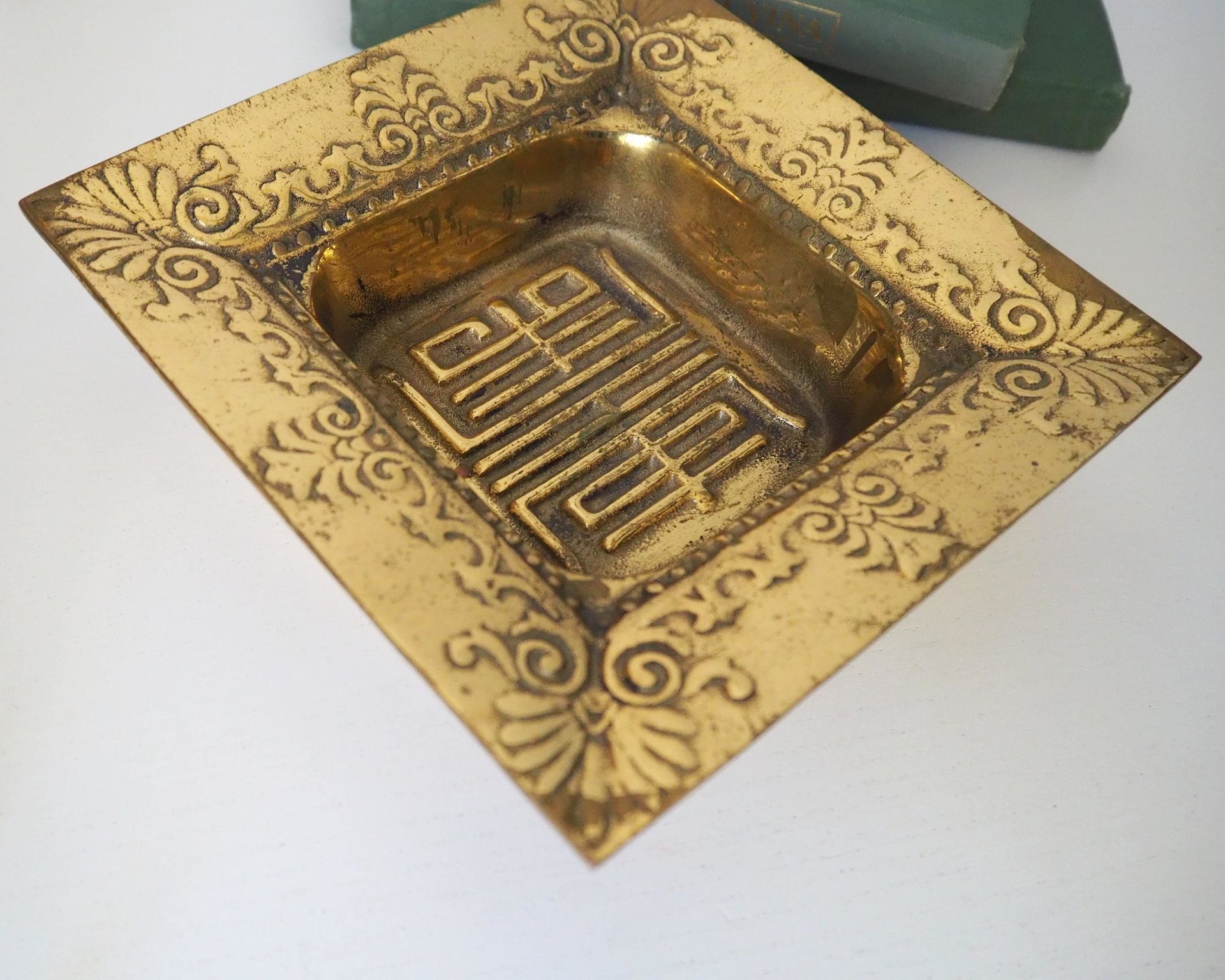 Vintage trinket dish | Vintage brass trinket dish | Heavy brass dish | Vintage brass ashtray | Asian brass dish