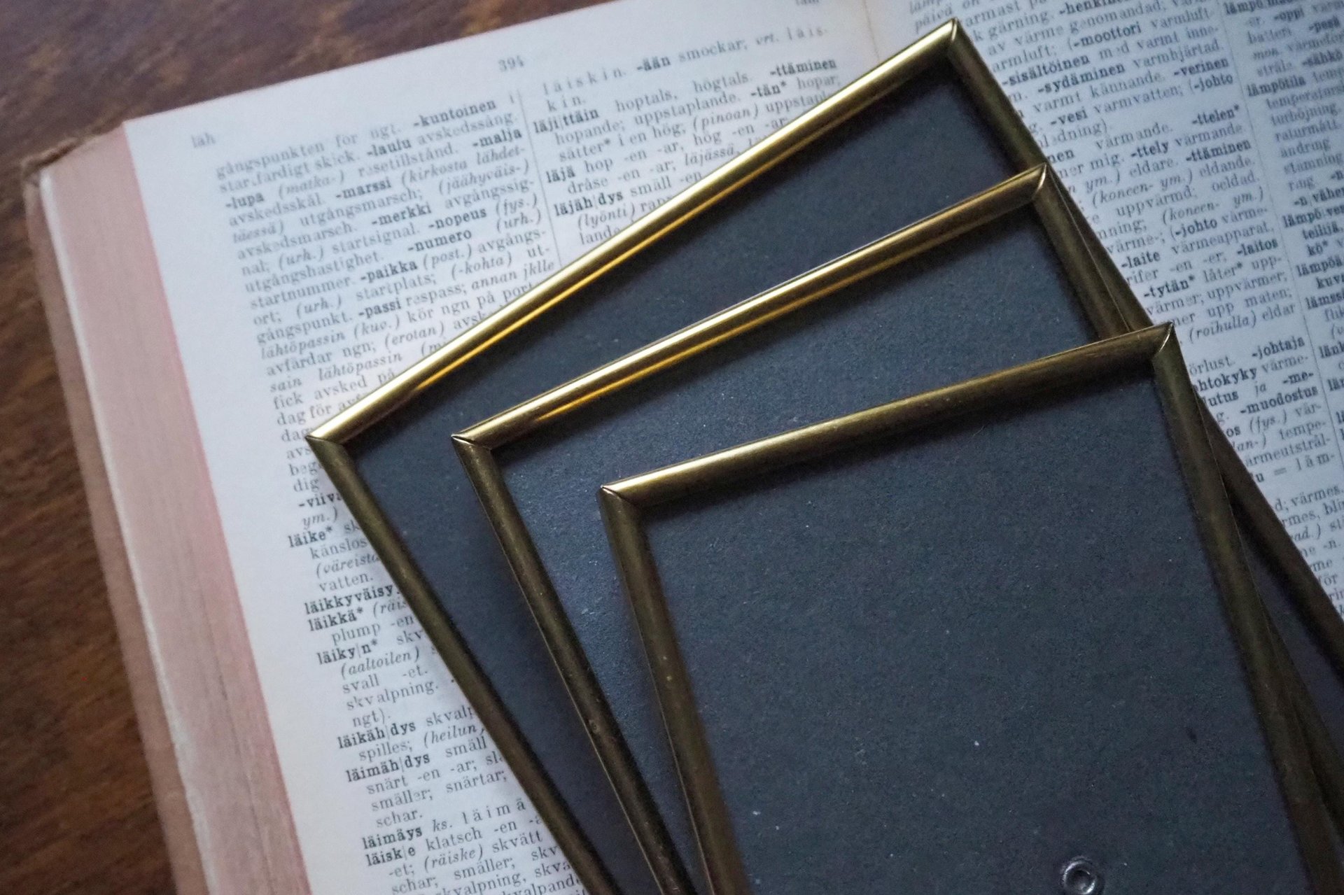 Set of three vintage brass photo frames | Brass photo frames | Vintage brass picture frames | Matching vintage frames | Simple brass frames