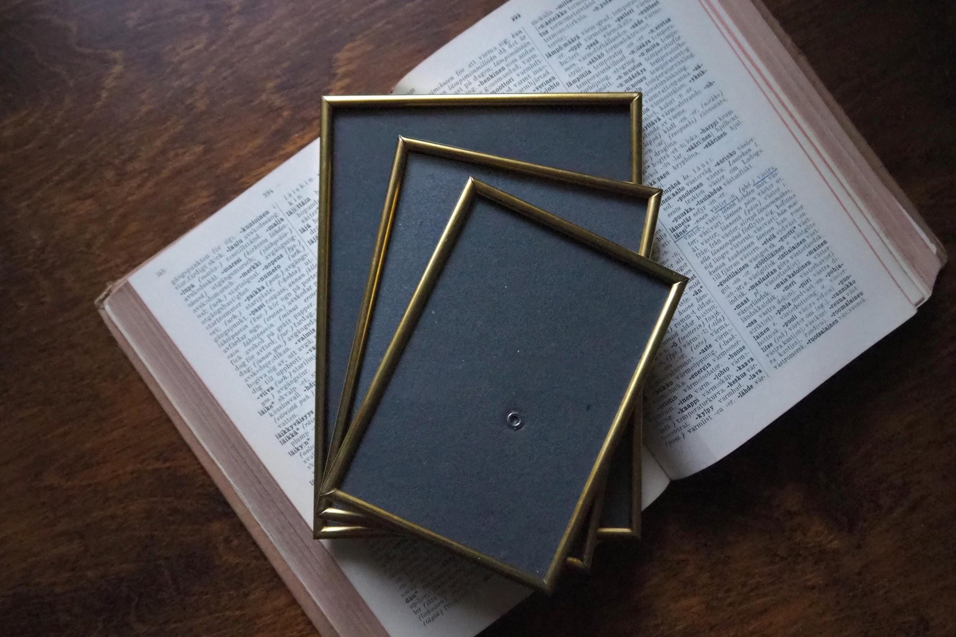 Set of three vintage brass photo frames | Brass photo frames | Vintage brass picture frames | Matching vintage frames | Simple brass frames