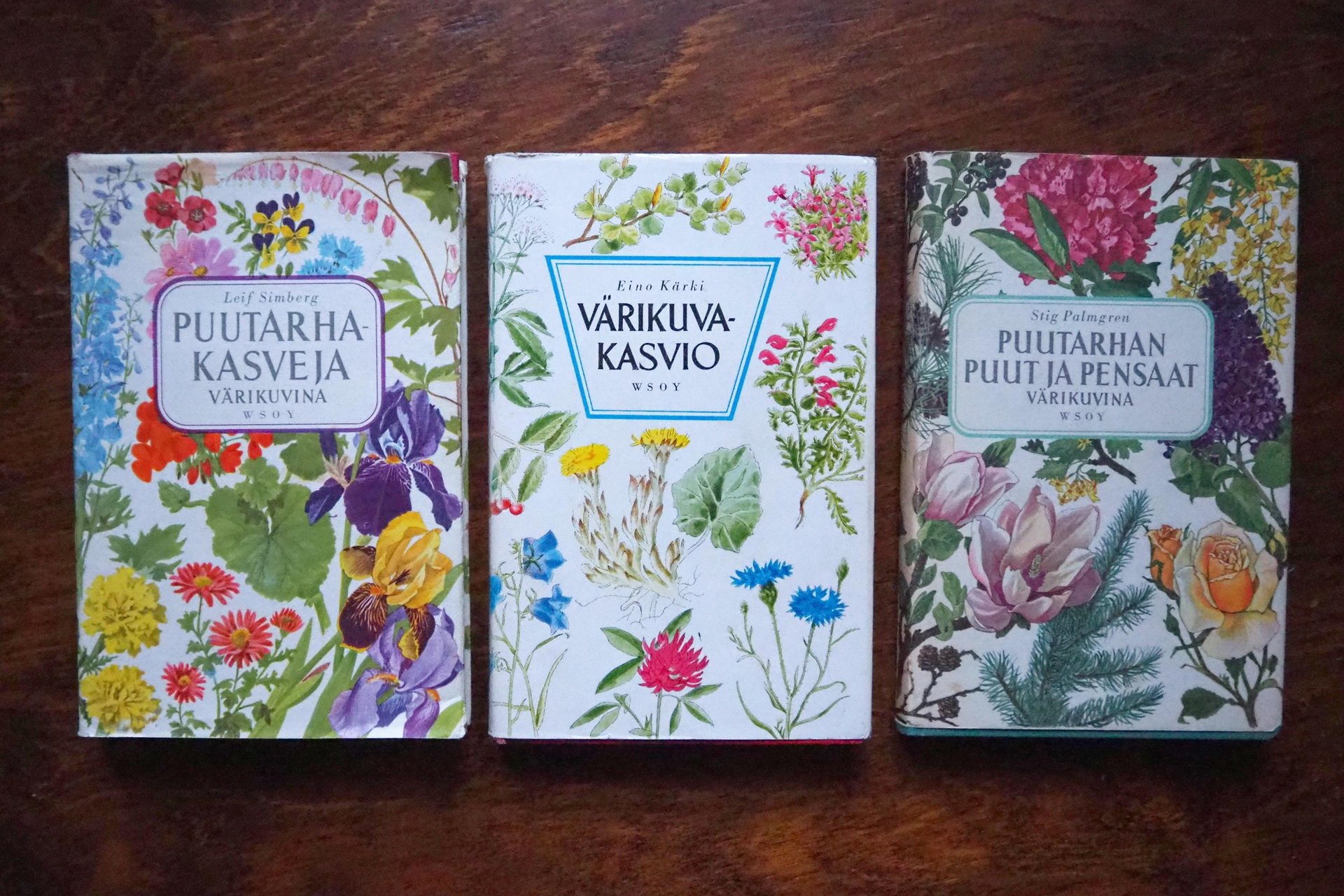 Vintage flower and plant book set | Finnish flower books | Vintage botanical books | Illustrated flower books | Vintage floral illustrations