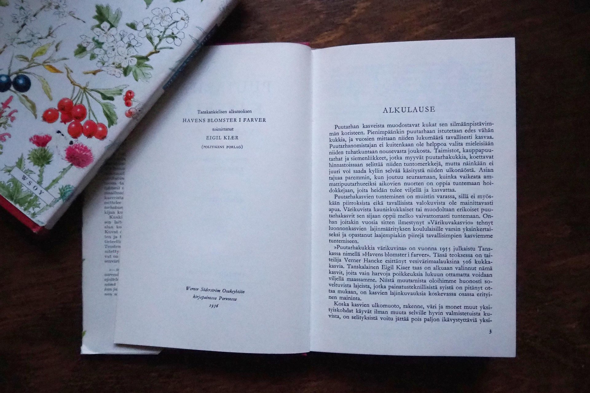 Vintage flower and plant book set | Finnish flower books | Vintage botanical books | Illustrated flower books | Vintage floral illustrations