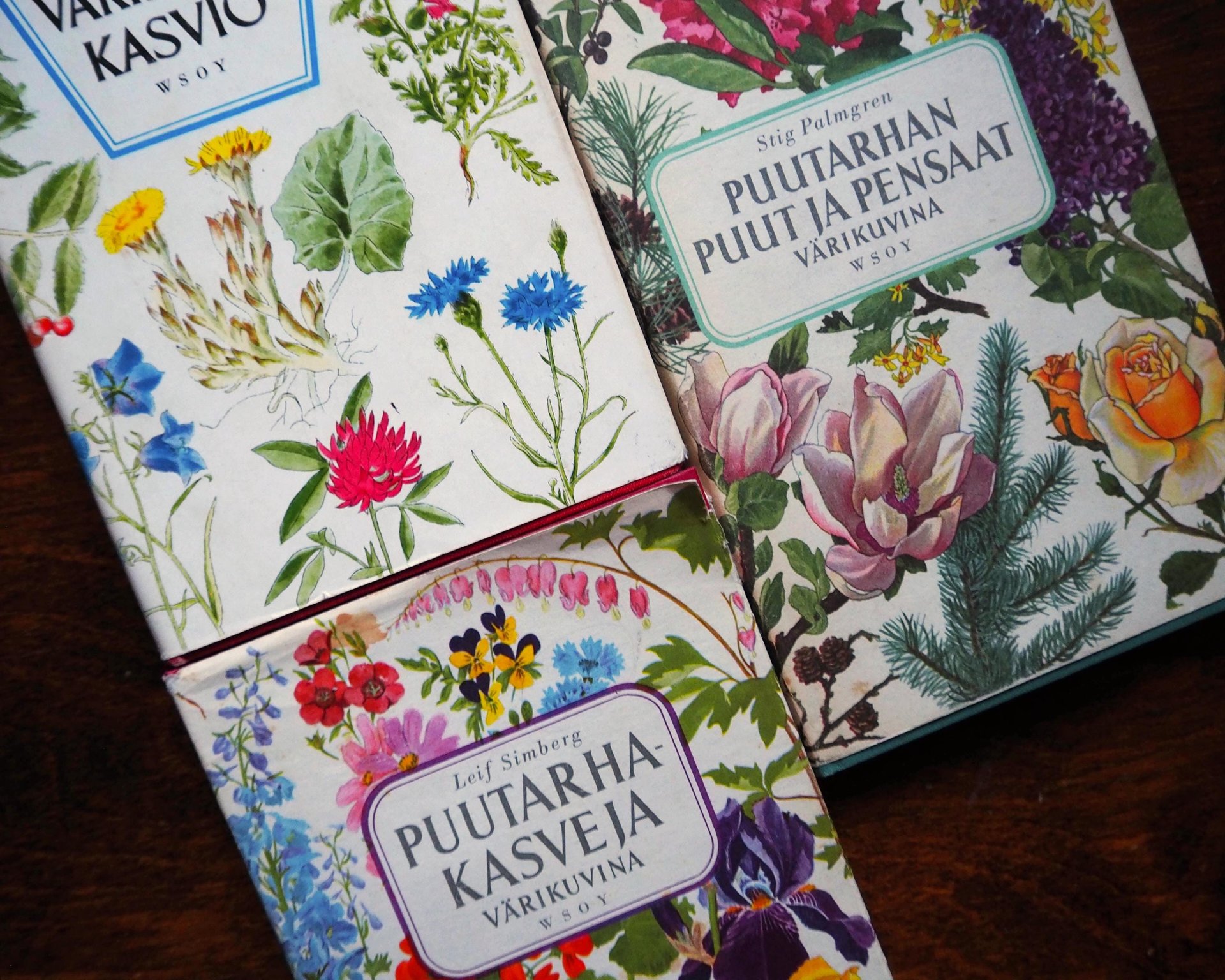 Vintage flower and plant book set | Finnish flower books | Vintage botanical books | Illustrated flower books | Vintage floral illustrations