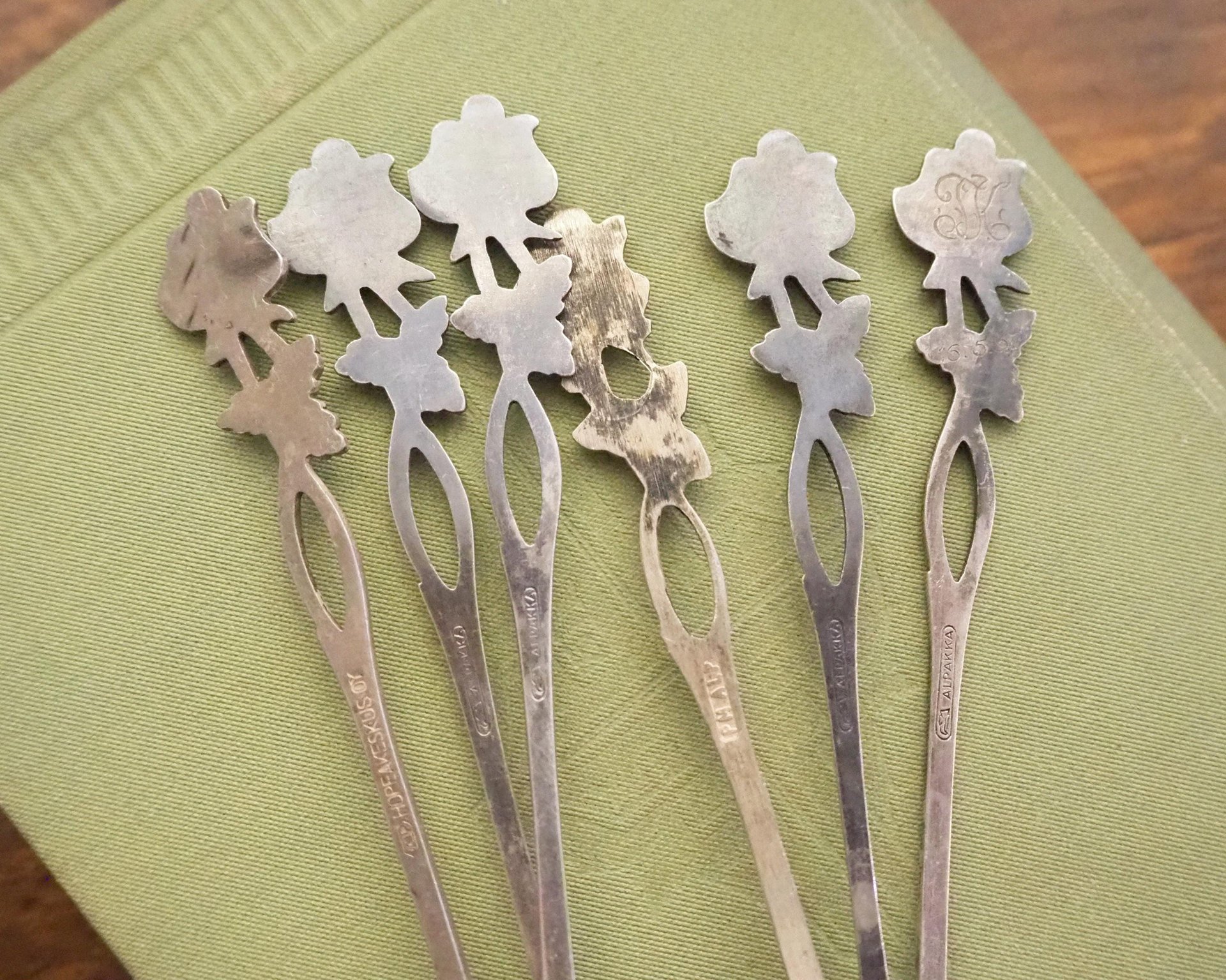Set of six vintage teaspoons | Vintage alpacca silver teaspoons | Vintage teaspoons | Rose teaspoon set | Vintage alpacca teaspoons