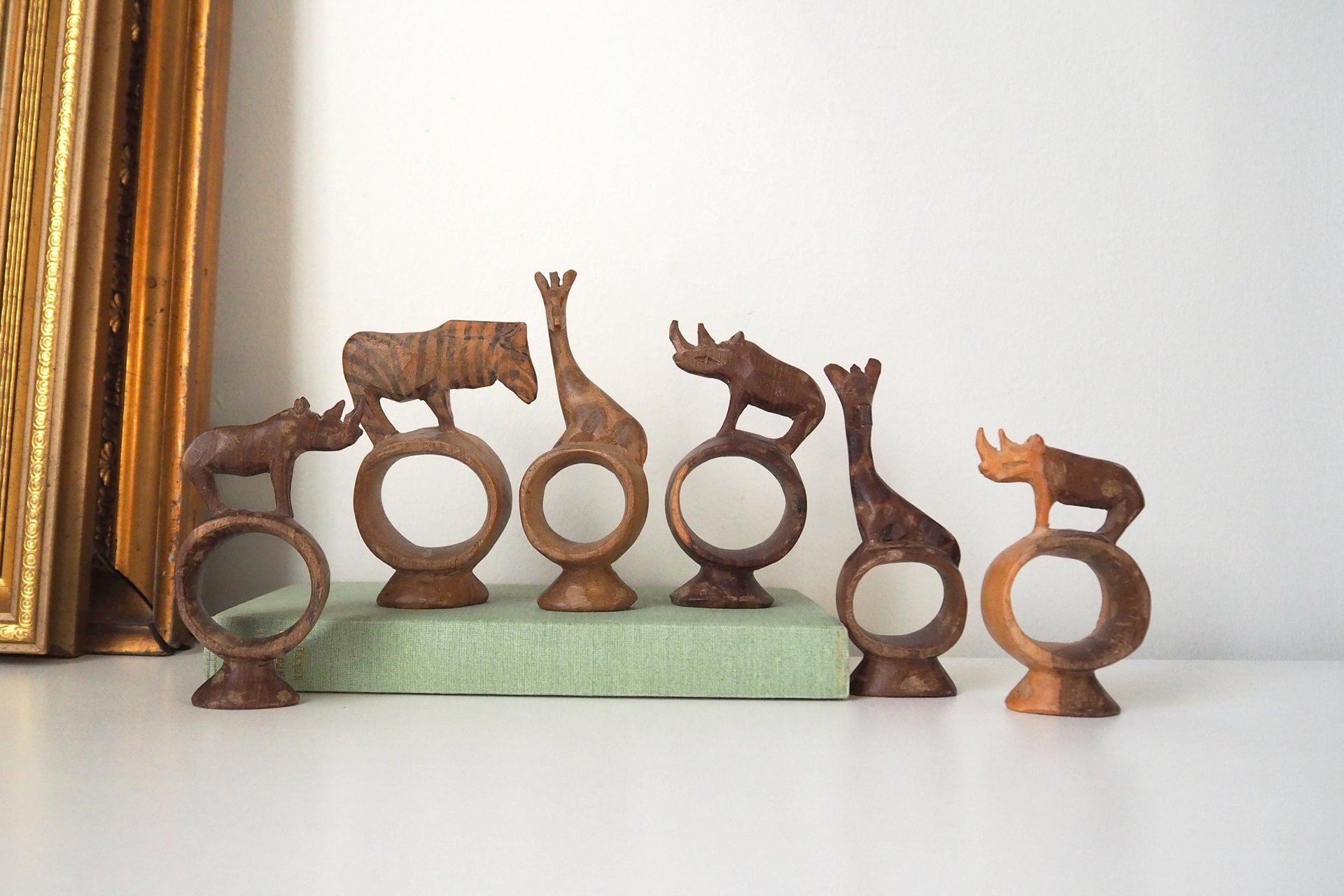 Vintage napkin rings | Set of six wooden napkin rings | Hand carved napkin rings | Set of six wooden animal napkin rings
