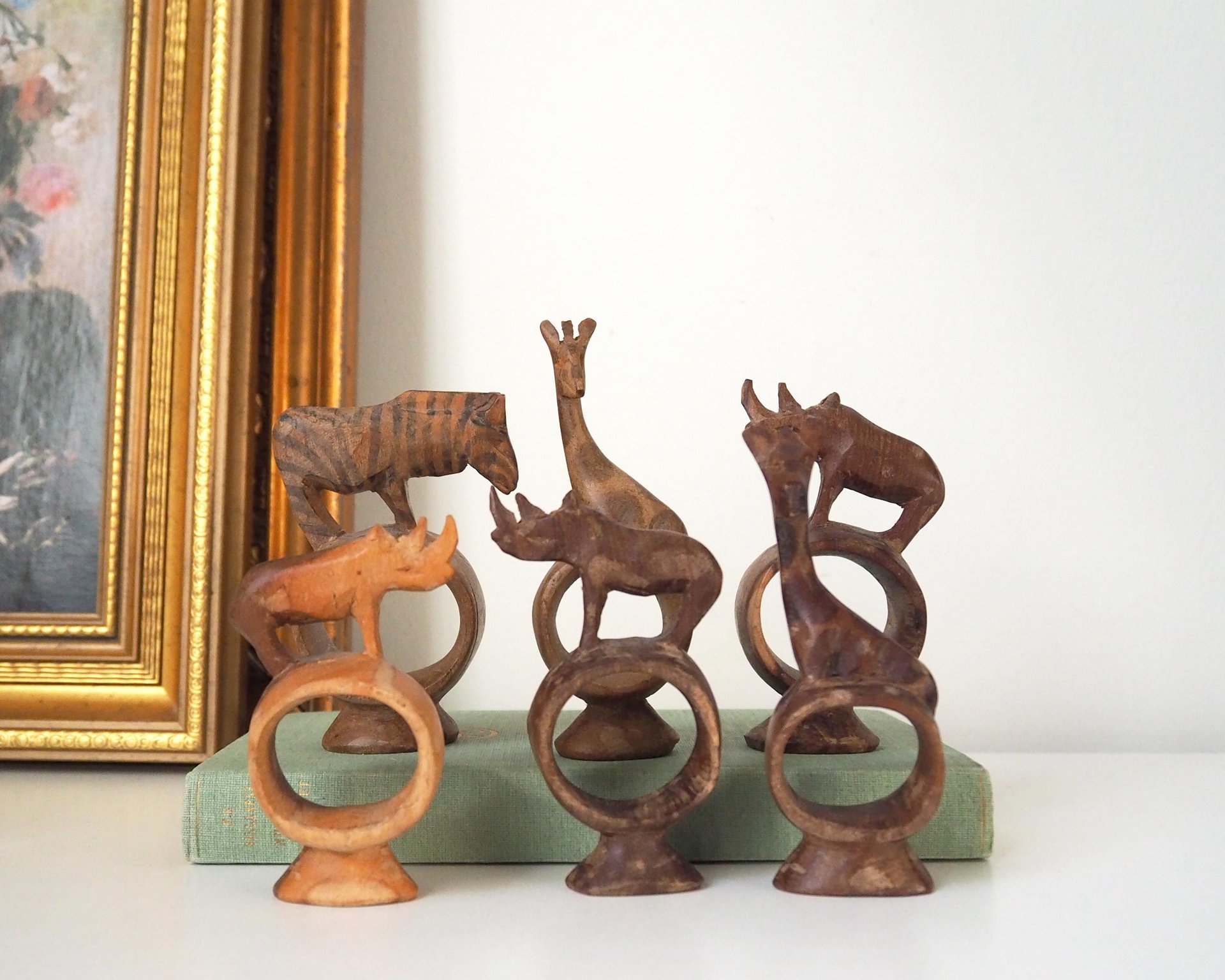 Vintage napkin rings | Set of six wooden napkin rings | Hand carved napkin rings | Set of six wooden animal napkin rings